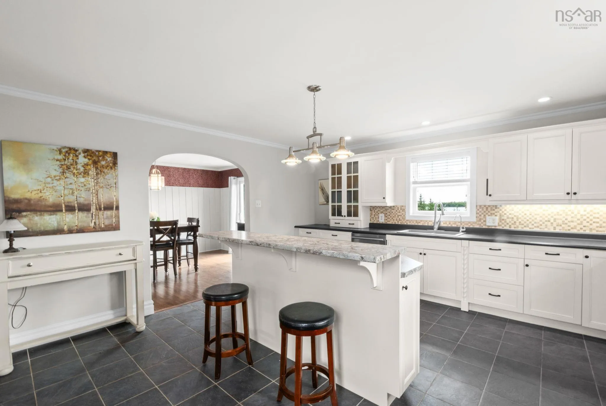 284 Leslie Road, East Lawrencetown, NS B2Z 1T4, 5 Bedrooms Bedrooms, ,3 BathroomsBathrooms,Residential,For Sale,Leslie,202521224