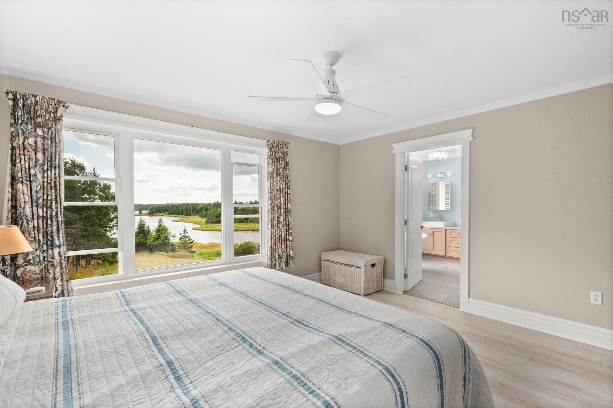 284 Leslie Road, East Lawrencetown, NS B2Z 1T4, 5 Bedrooms Bedrooms, ,3 BathroomsBathrooms,Residential,For Sale,Leslie,202521224