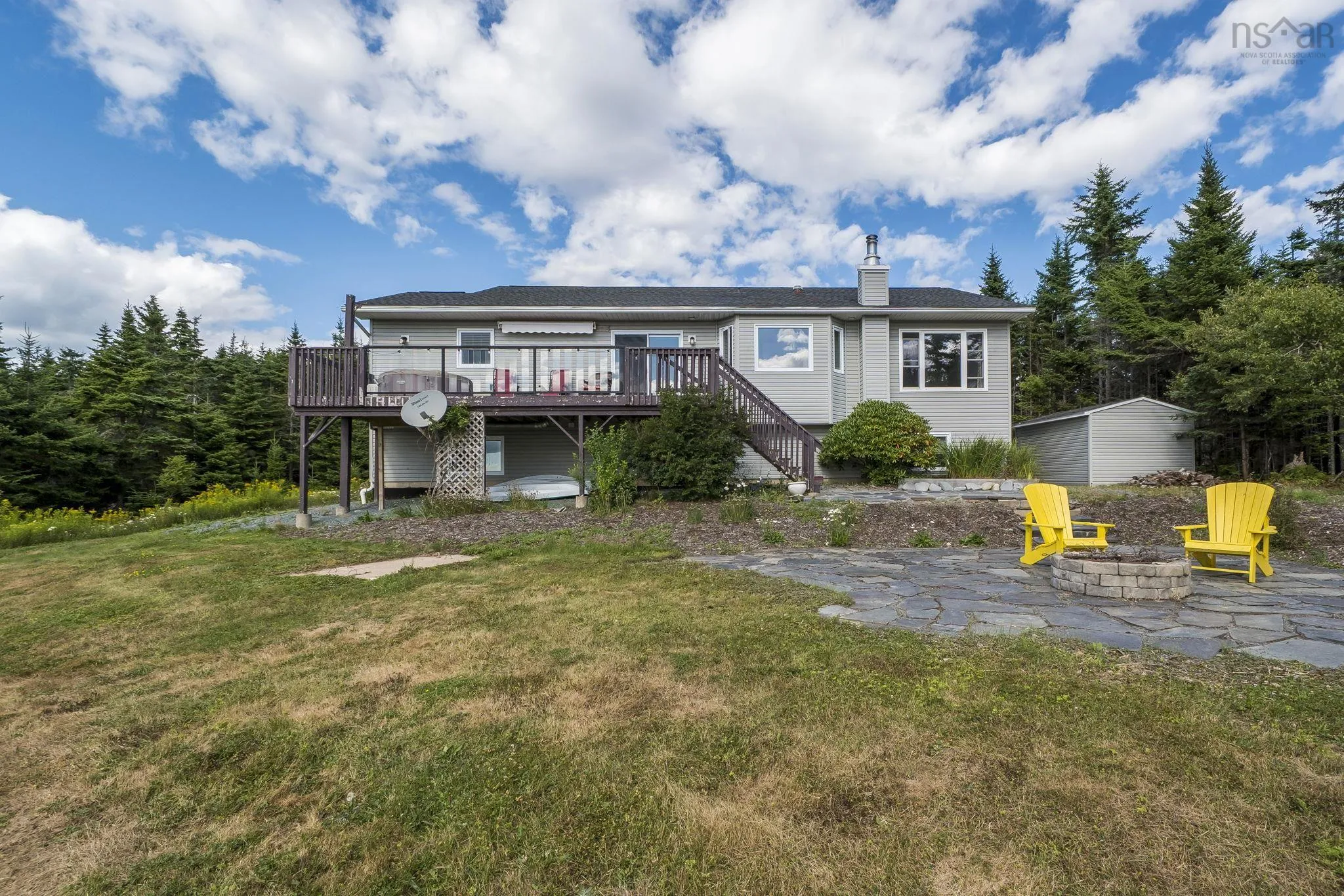 284 Leslie Road, East Lawrencetown, NS B2Z 1T4, 5 Bedrooms Bedrooms, ,3 BathroomsBathrooms,Residential,For Sale,Leslie,202521224
