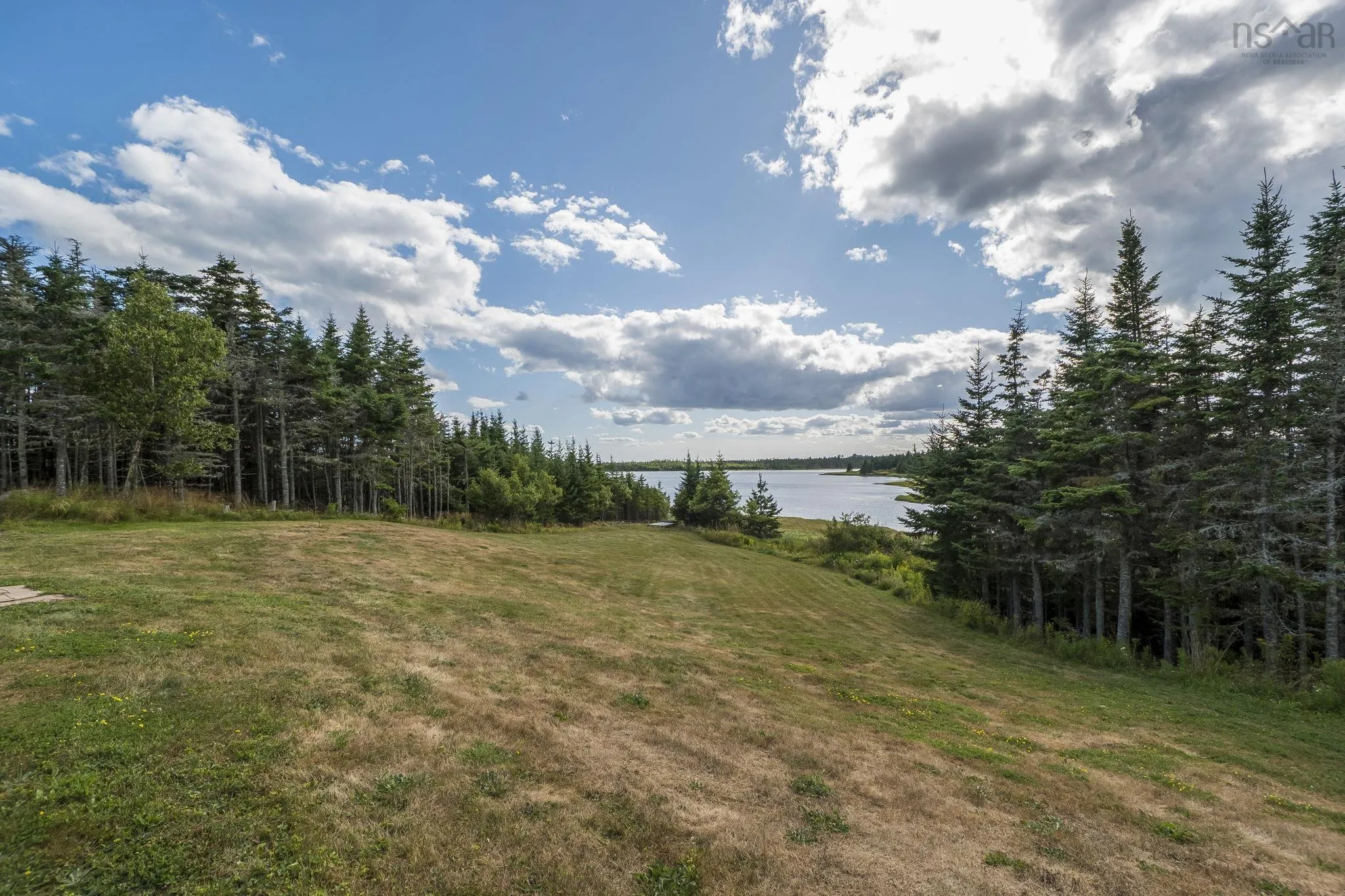 284 Leslie Road, East Lawrencetown, NS B2Z 1T4, 5 Bedrooms Bedrooms, ,3 BathroomsBathrooms,Residential,For Sale,Leslie,202521224