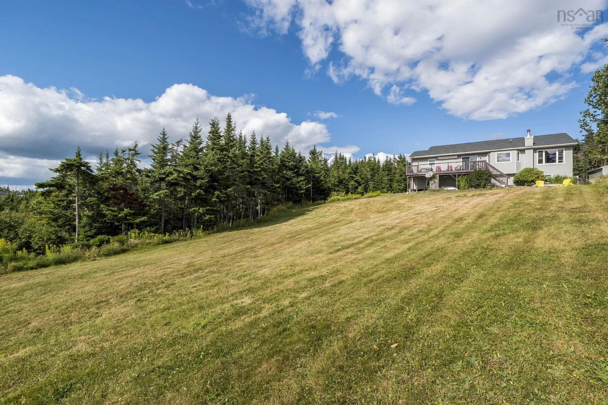 284 Leslie Road, East Lawrencetown, NS B2Z 1T4, 5 Bedrooms Bedrooms, ,3 BathroomsBathrooms,Residential,For Sale,Leslie,202521224