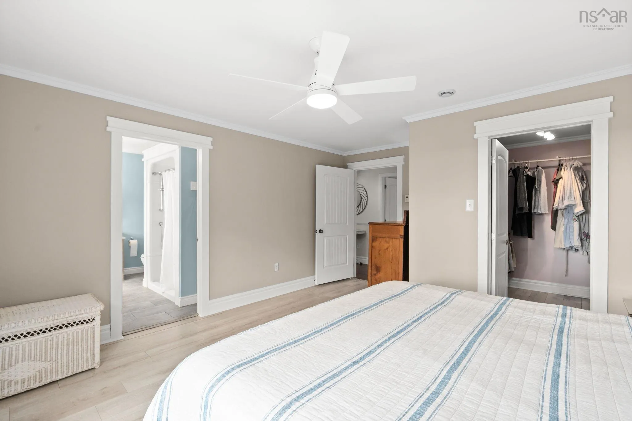 284 Leslie Road, East Lawrencetown, NS B2Z 1T4, 5 Bedrooms Bedrooms, ,3 BathroomsBathrooms,Residential,For Sale,Leslie,202521224