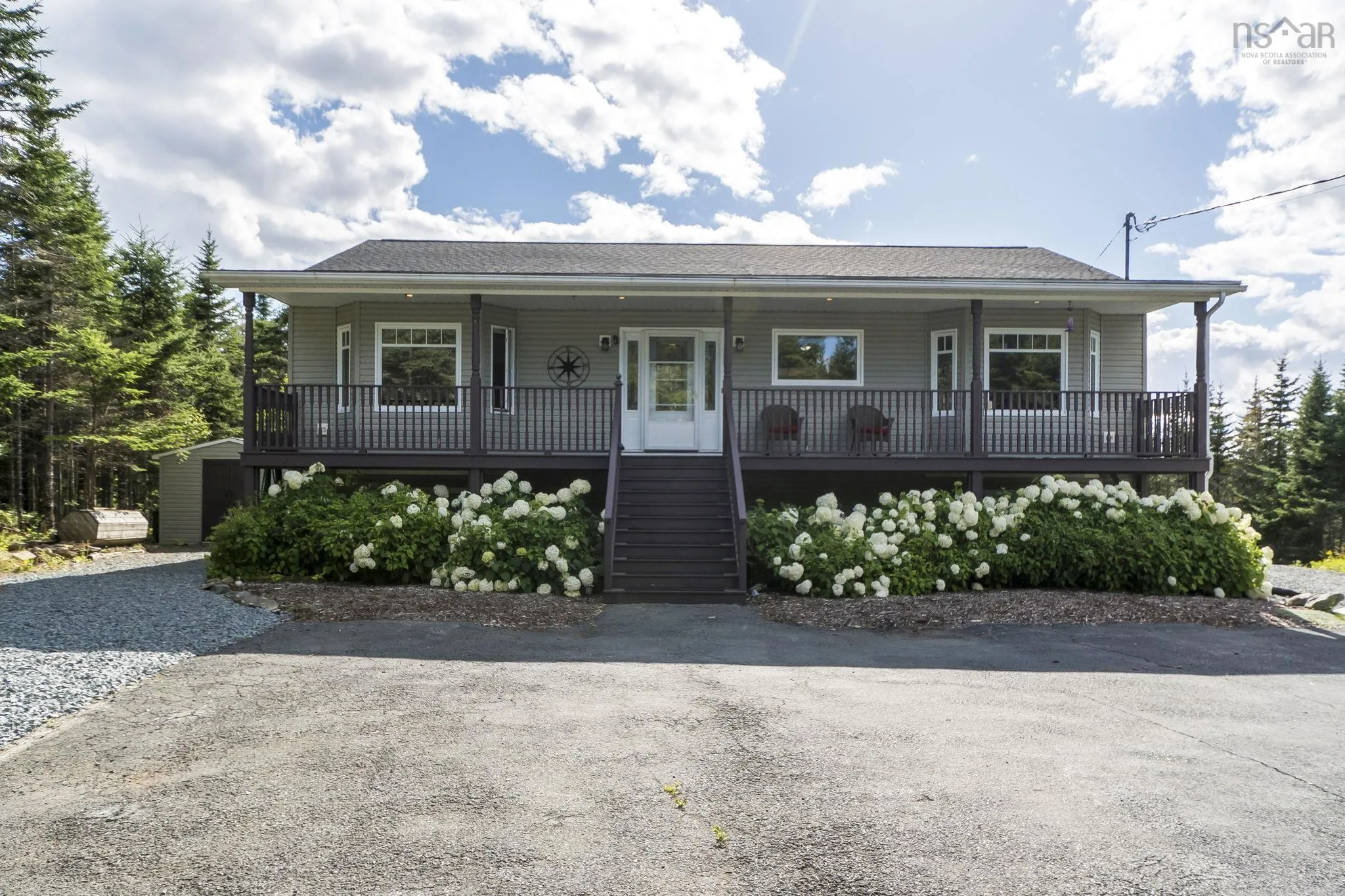 284 Leslie Road, East Lawrencetown, NS B2Z 1T4, 5 Bedrooms Bedrooms, ,3 BathroomsBathrooms,Residential,For Sale,Leslie,202521224