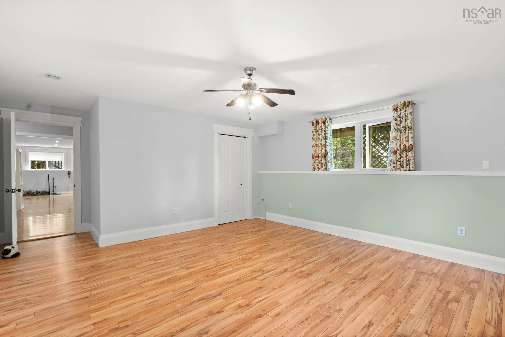 284 Leslie Road, East Lawrencetown, NS B2Z 1T4, 5 Bedrooms Bedrooms, ,3 BathroomsBathrooms,Residential,For Sale,Leslie,202521224