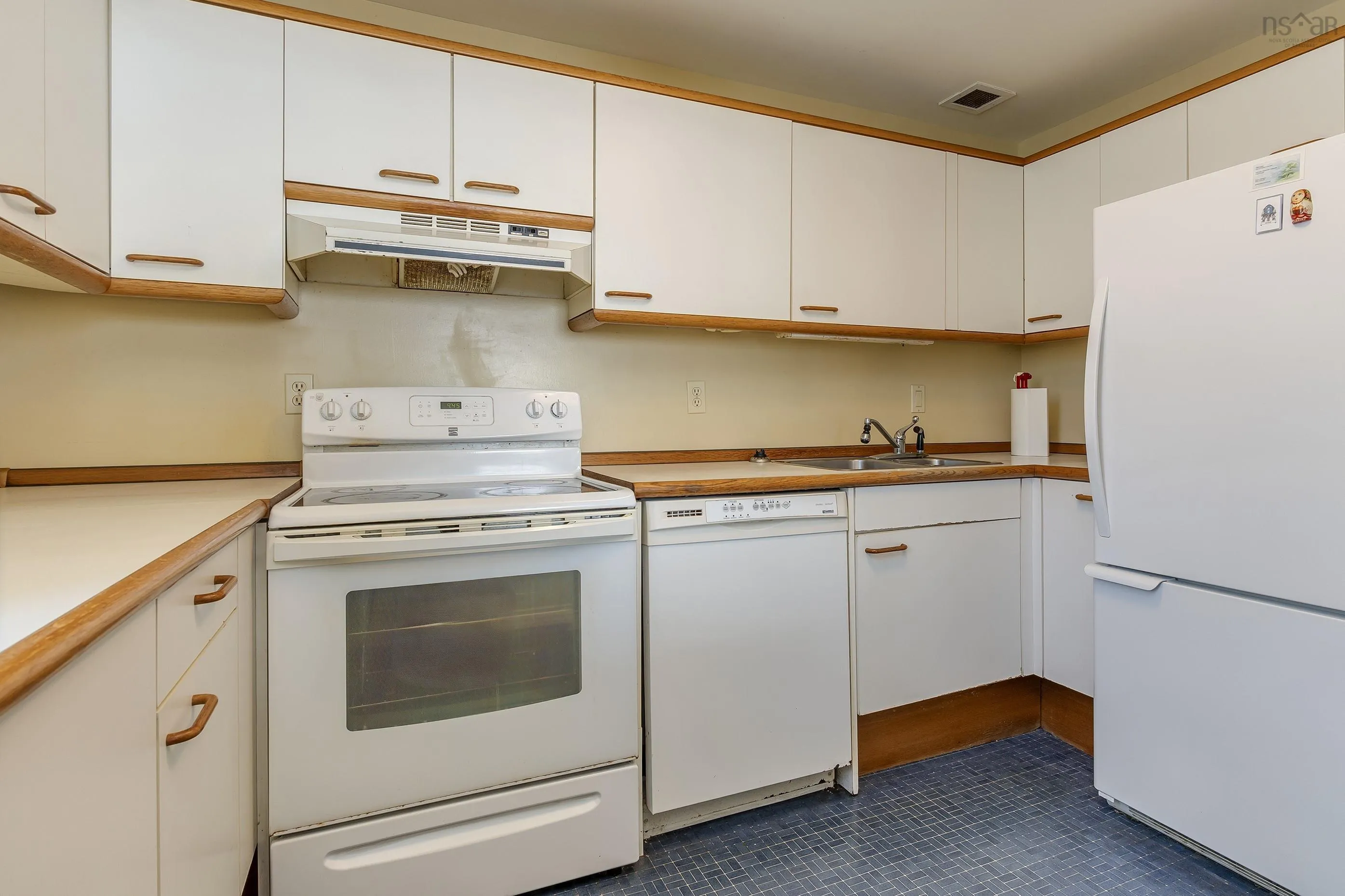 110-1350 Oxford Street, Halifax, NS B3H 3Y8, 3 Bedrooms Bedrooms, ,2 BathroomsBathrooms,Residential,For Sale,Oxford,202519954