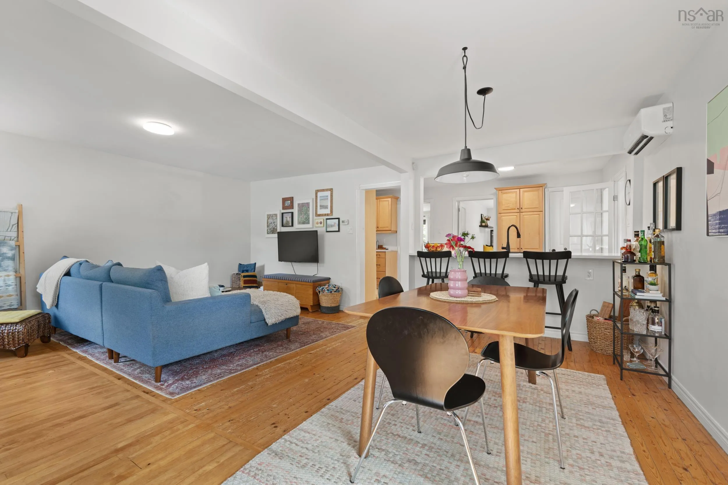23 Barrens Street, Bedford, NS B4A 1Y6, 2 Bedrooms Bedrooms, ,1 BathroomBathrooms,Residential,For Sale,Barrens,202521270