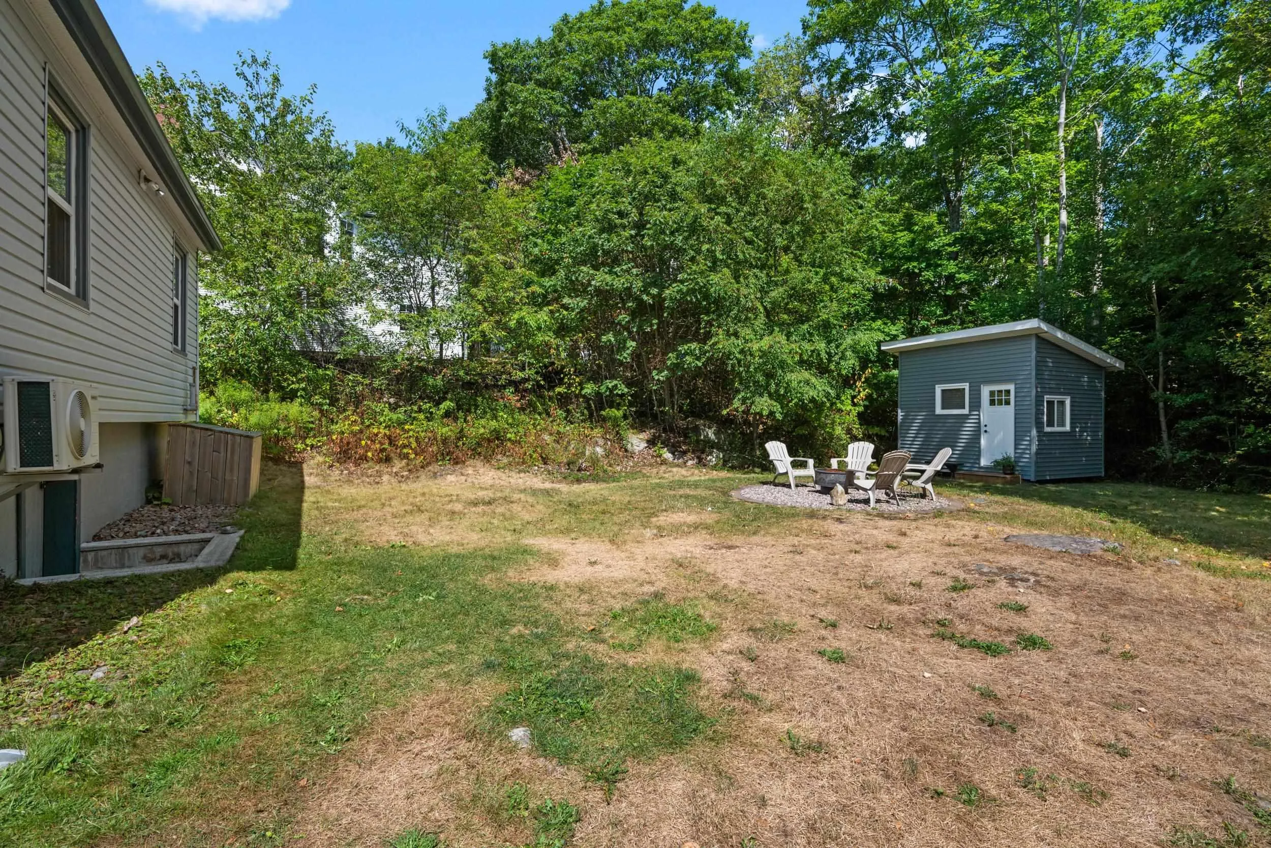 23 Barrens Street, Bedford, NS B4A 1Y6, 2 Bedrooms Bedrooms, ,1 BathroomBathrooms,Residential,For Sale,Barrens,202521270
