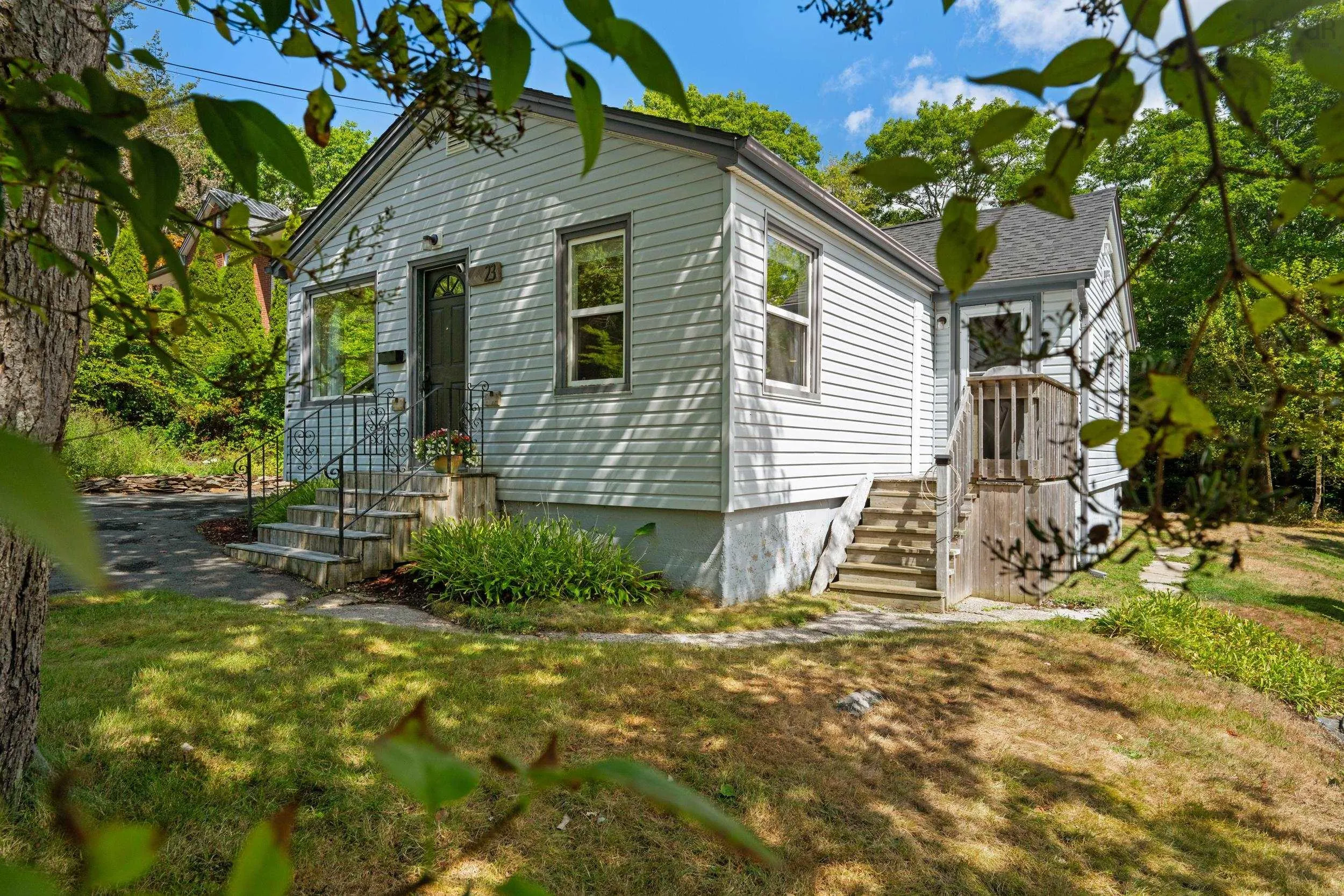 23 Barrens Street, Bedford, NS B4A 1Y6, 2 Bedrooms Bedrooms, ,1 BathroomBathrooms,Residential,For Sale,Barrens,202521270