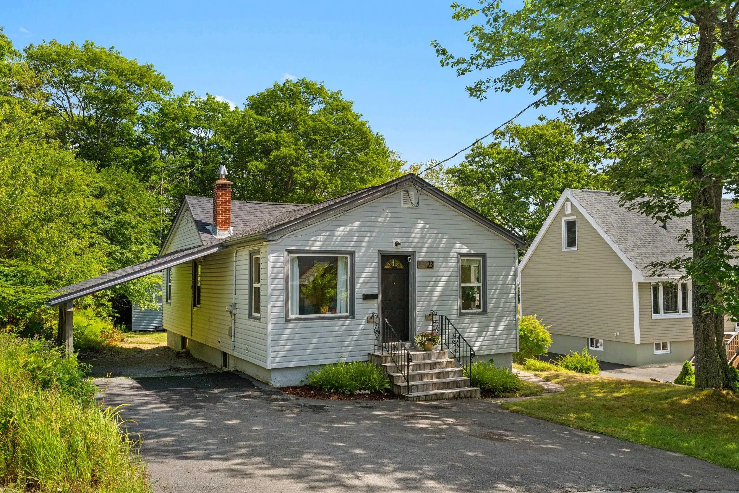 23 Barrens Street, Bedford, NS B4A 1Y6, 2 Bedrooms Bedrooms, ,1 BathroomBathrooms,Residential,For Sale,Barrens,202521270