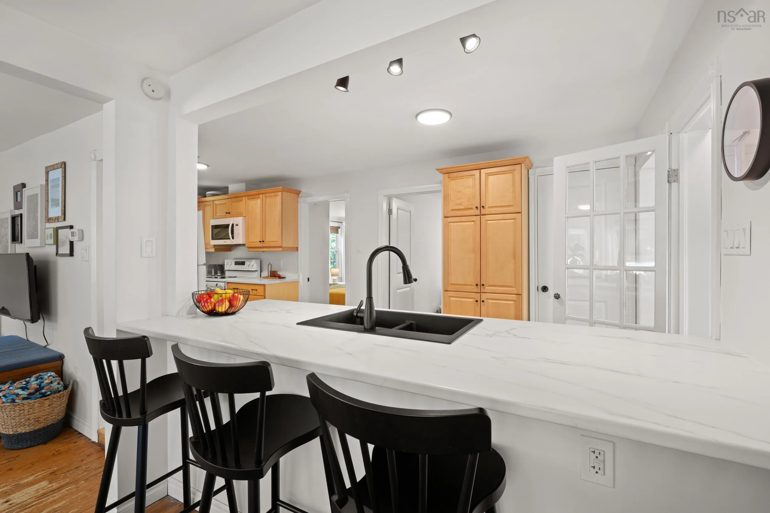 23 Barrens Street, Bedford, NS B4A 1Y6, 2 Bedrooms Bedrooms, ,1 BathroomBathrooms,Residential,For Sale,Barrens,202521270
