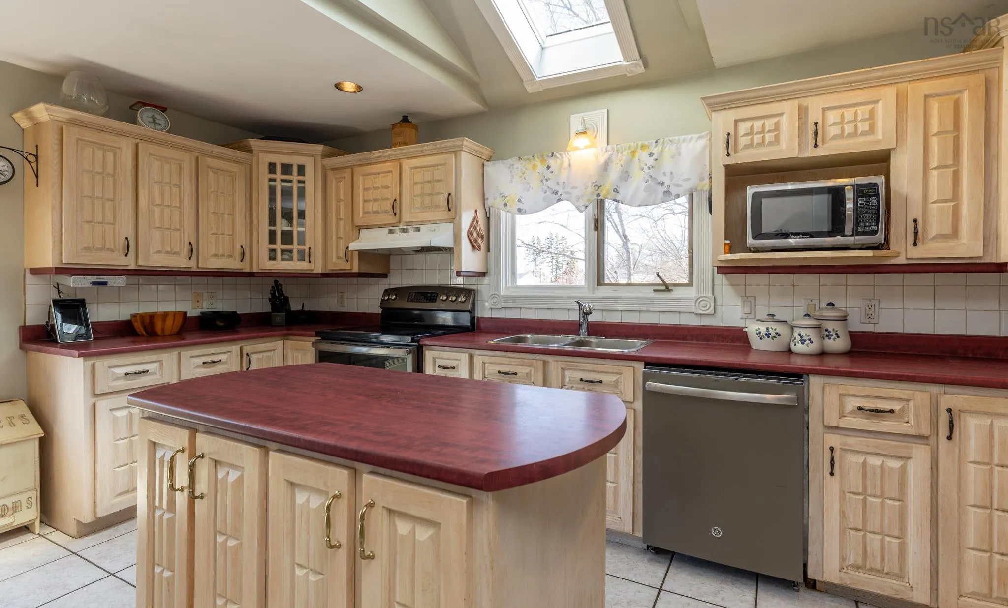 81 Chemin Des Cottreau Road, Wedgeport Ns B0w 3p0, 3 Bedrooms Bedrooms, ,2 BathroomsBathrooms,Residential,For Sale,Chemin Des Cottreau,202505877
