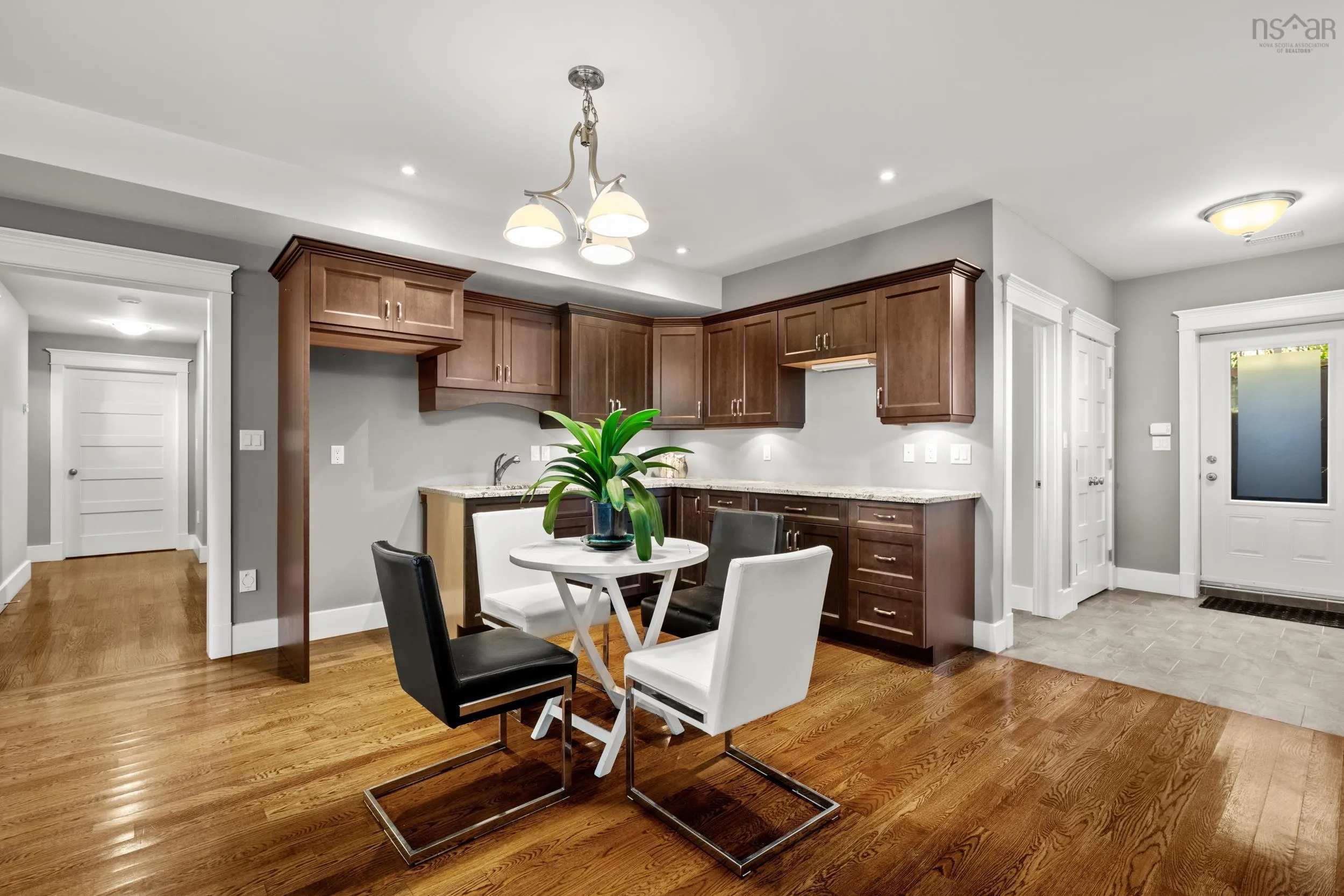 6 Wardour Street, Bedford, NS B4A 2E4, 5 Bedrooms Bedrooms, ,5 BathroomsBathrooms,Residential,For Sale,Wardour,202525597