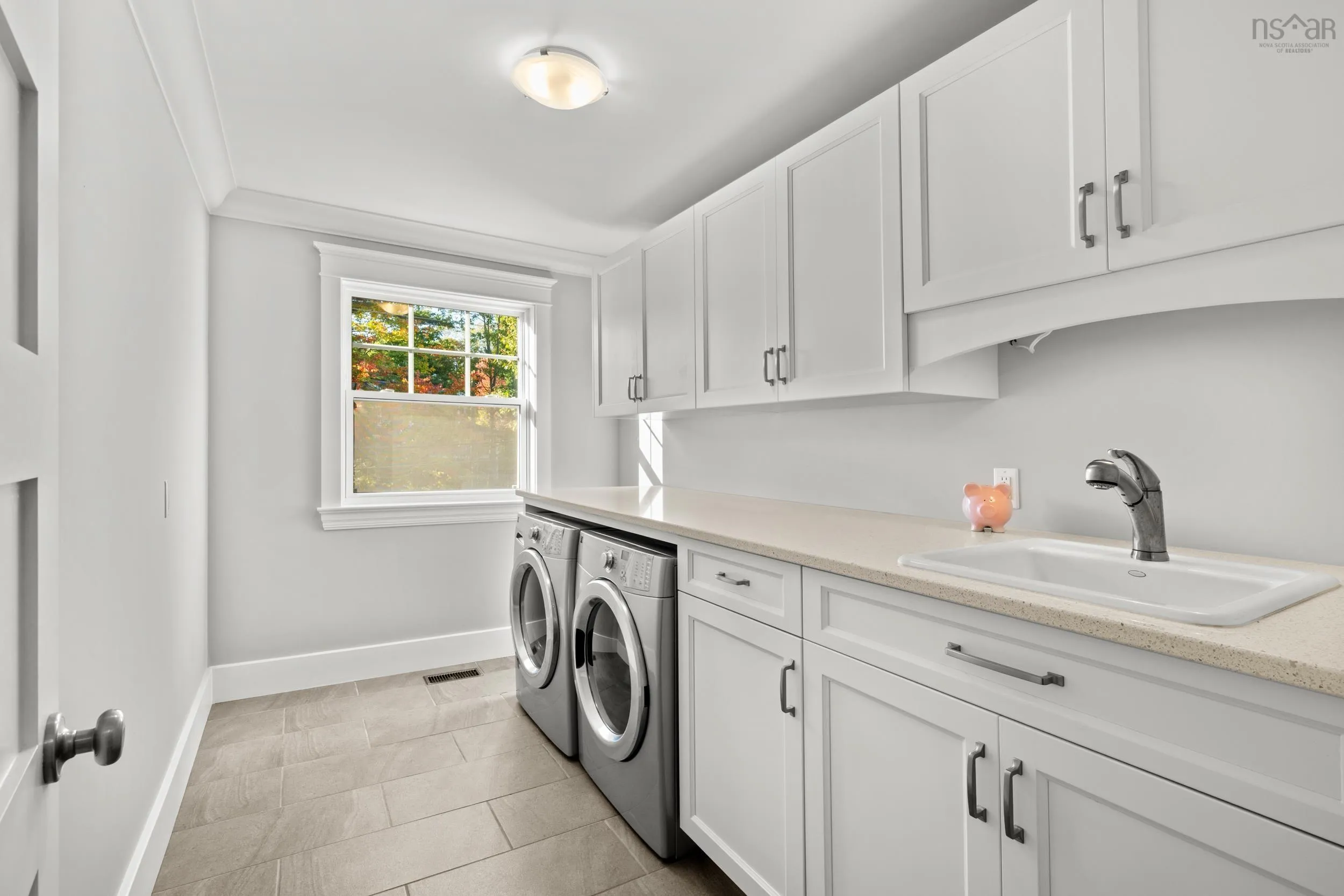 6 Wardour Street, Bedford, NS B4A 2E4, 5 Bedrooms Bedrooms, ,5 BathroomsBathrooms,Residential,For Sale,Wardour,202525597