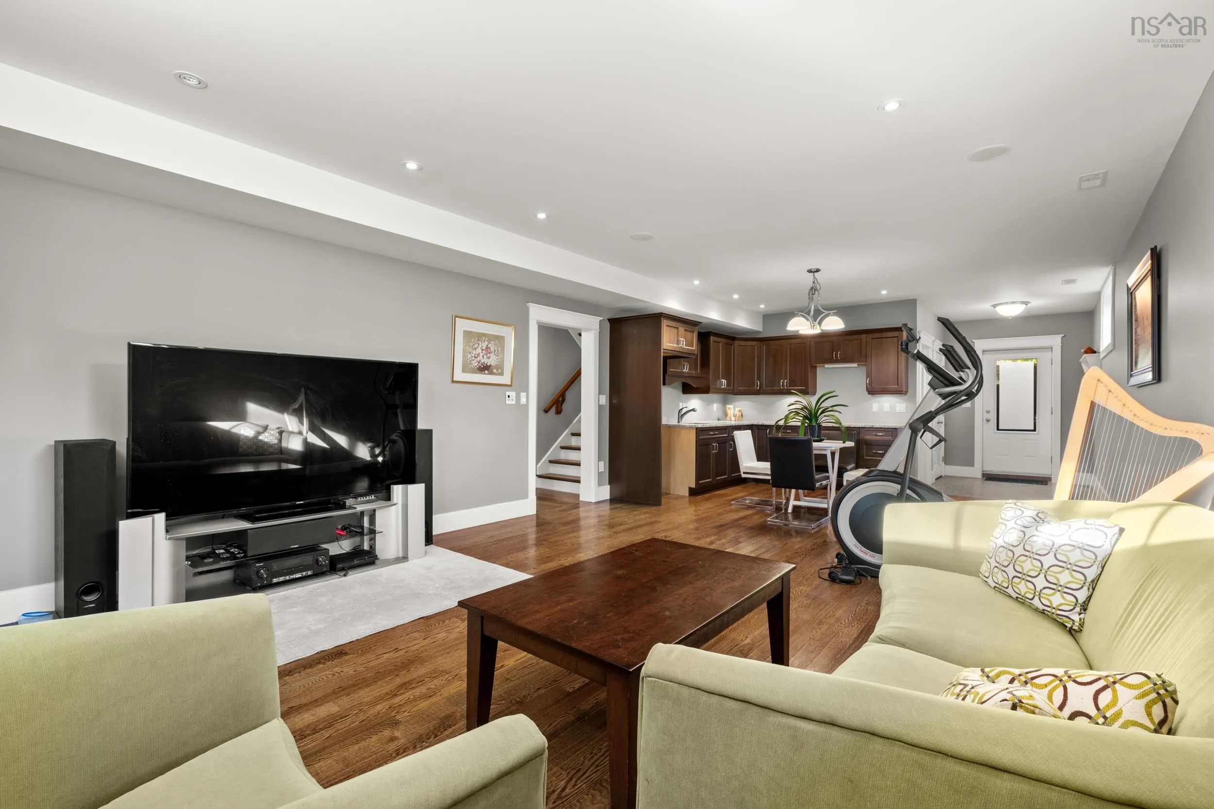 6 Wardour Street, Bedford, NS B4A 2E4, 5 Bedrooms Bedrooms, ,5 BathroomsBathrooms,Residential,For Sale,Wardour,202525597