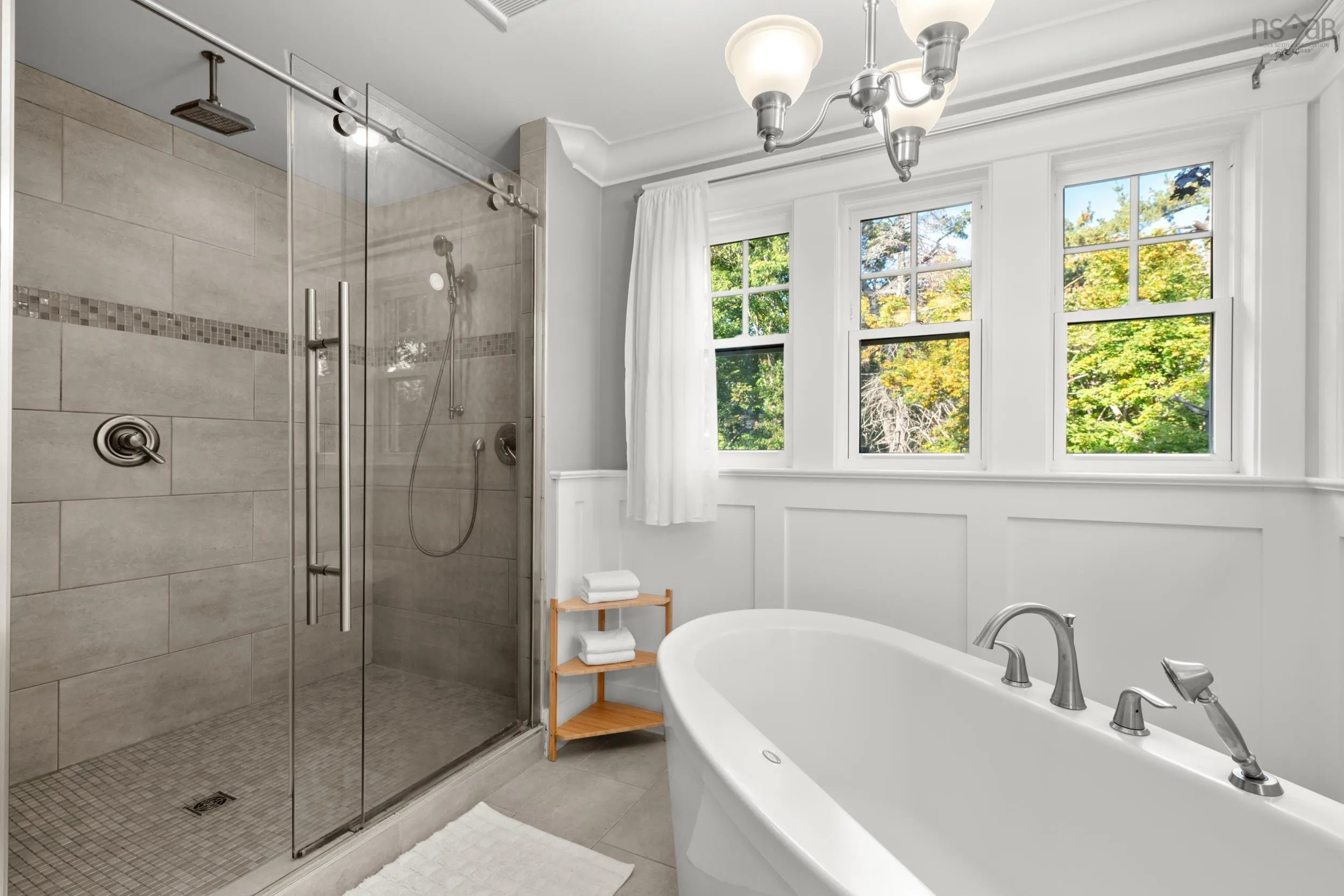 6 Wardour Street, Bedford, NS B4A 2E4, 5 Bedrooms Bedrooms, ,5 BathroomsBathrooms,Residential,For Sale,Wardour,202525597