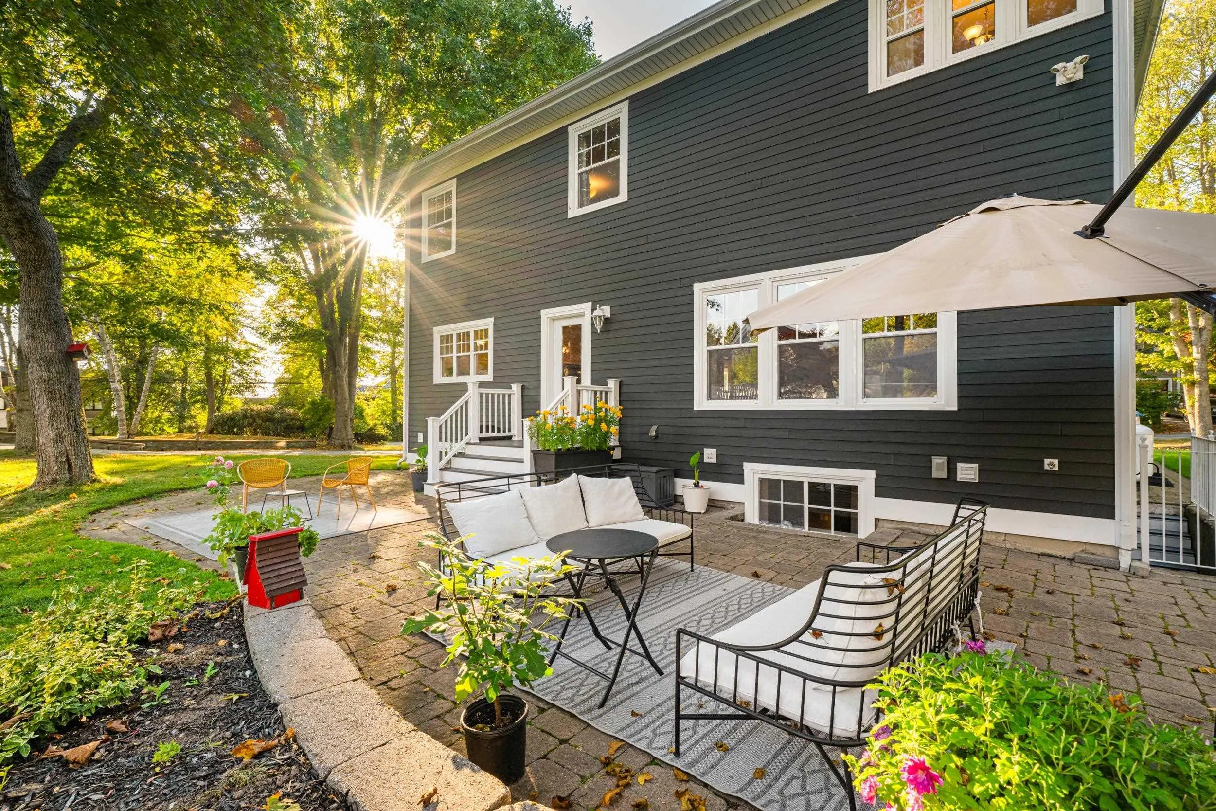 6 Wardour Street, Bedford, NS B4A 2E4, 5 Bedrooms Bedrooms, ,5 BathroomsBathrooms,Residential,For Sale,Wardour,202525597