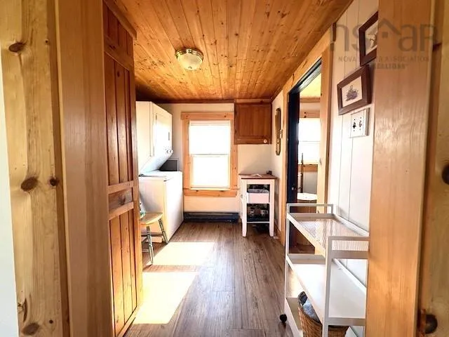 17 Locke Street, Lockeport, NS B0T 1L0, 3 Bedrooms Bedrooms, ,1 BathroomBathrooms,Residential,For Sale,Locke,202518100