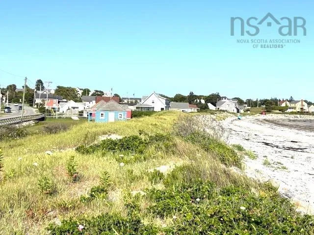 17 Locke Street, Lockeport, NS B0T 1L0, 3 Bedrooms Bedrooms, ,1 BathroomBathrooms,Residential,For Sale,Locke,202518100