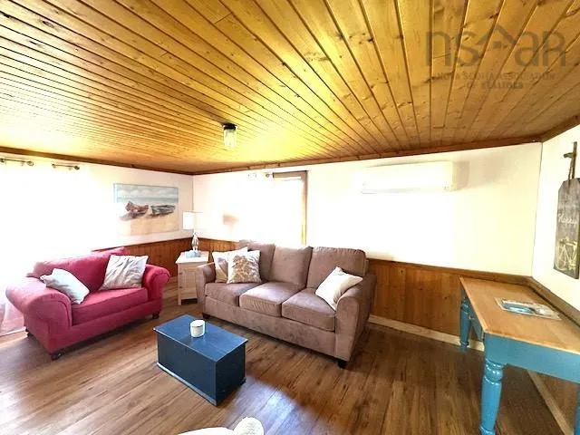 17 Locke Street, Lockeport, NS B0T 1L0, 3 Bedrooms Bedrooms, ,1 BathroomBathrooms,Residential,For Sale,Locke,202518100
