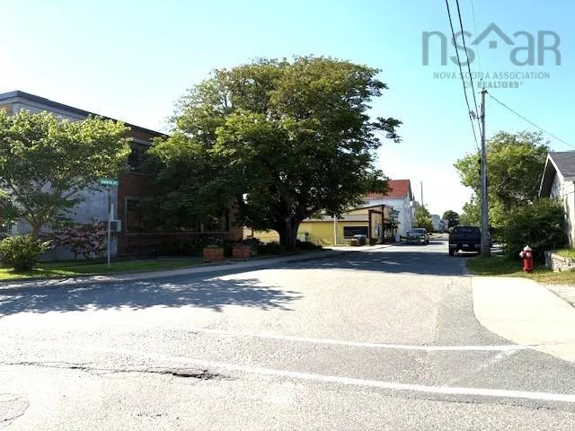 17 Locke Street, Lockeport, NS B0T 1L0, 3 Bedrooms Bedrooms, ,1 BathroomBathrooms,Residential,For Sale,Locke,202518100