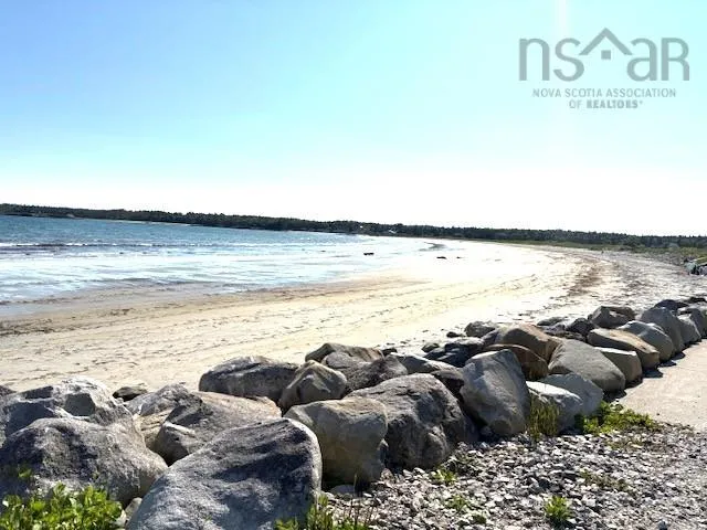 17 Locke Street, Lockeport, NS B0T 1L0, 3 Bedrooms Bedrooms, ,1 BathroomBathrooms,Residential,For Sale,Locke,202518100