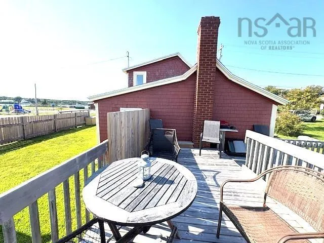 17 Locke Street, Lockeport, NS B0T 1L0, 3 Bedrooms Bedrooms, ,1 BathroomBathrooms,Residential,For Sale,Locke,202518100