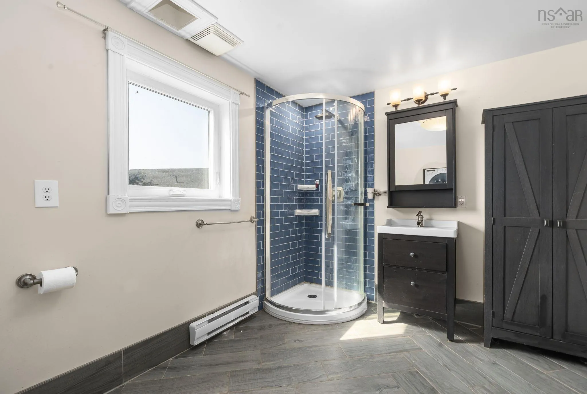 328 King Street, Windsor, NS B0N 2T0, 6 Bedrooms Bedrooms, ,2 BathroomsBathrooms,Residential,For Sale,King,202519183