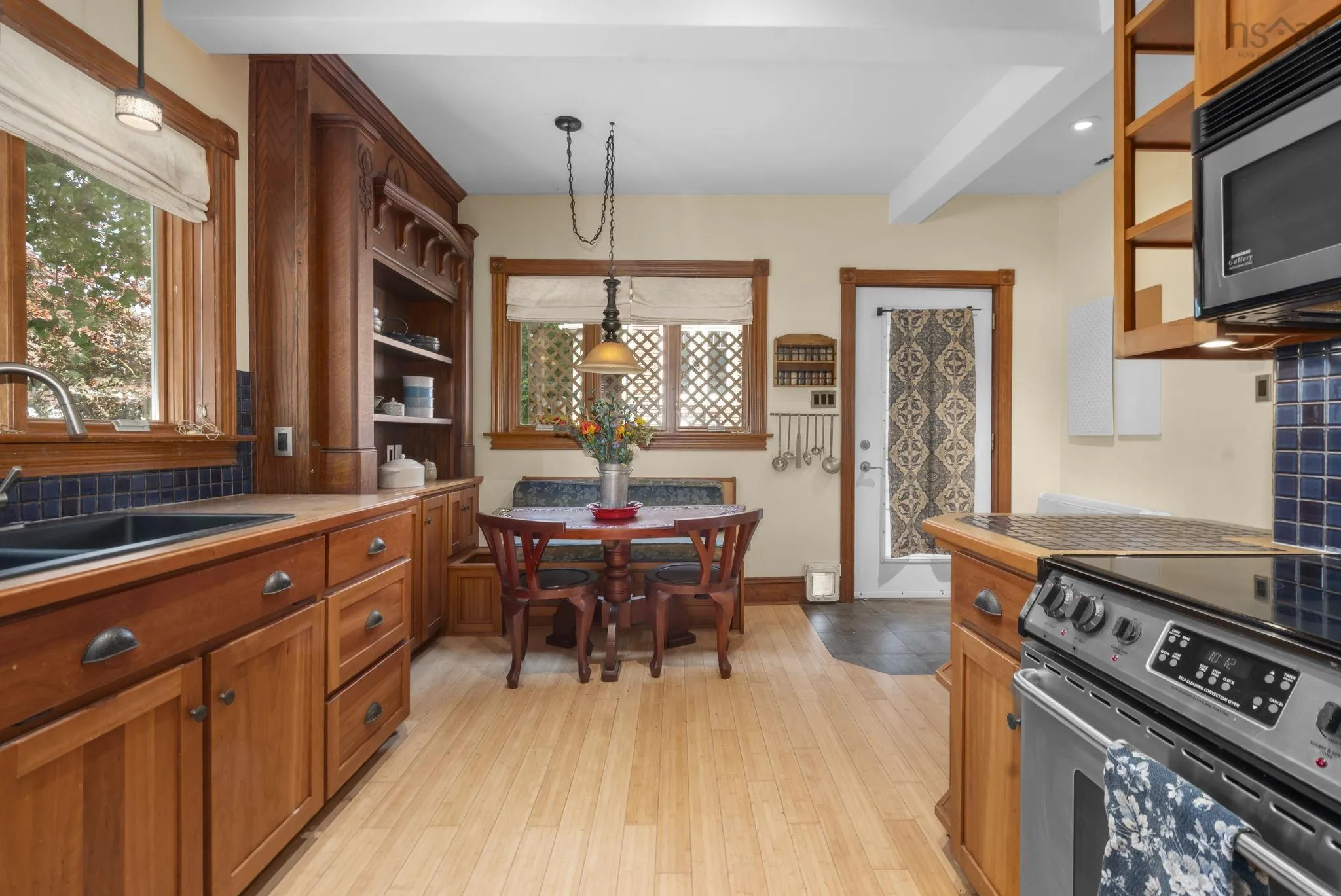 328 King Street, Windsor, NS B0N 2T0, 6 Bedrooms Bedrooms, ,2 BathroomsBathrooms,Residential,For Sale,King,202519183