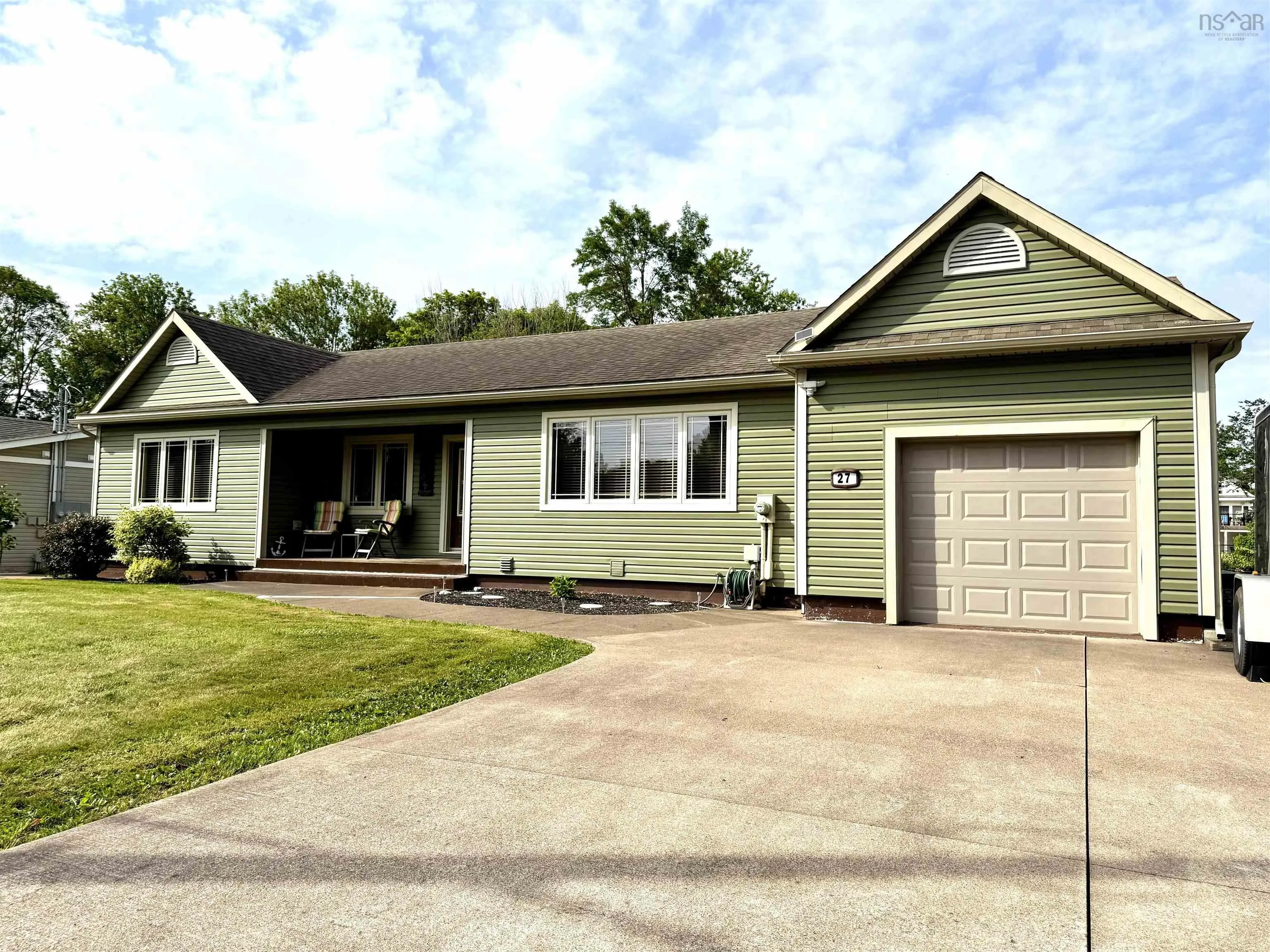 27 Regent Street, Amherst, NS B4H 3S8, 4 Bedrooms Bedrooms, ,2 BathroomsBathrooms,Residential,For Sale,Regent,202519435