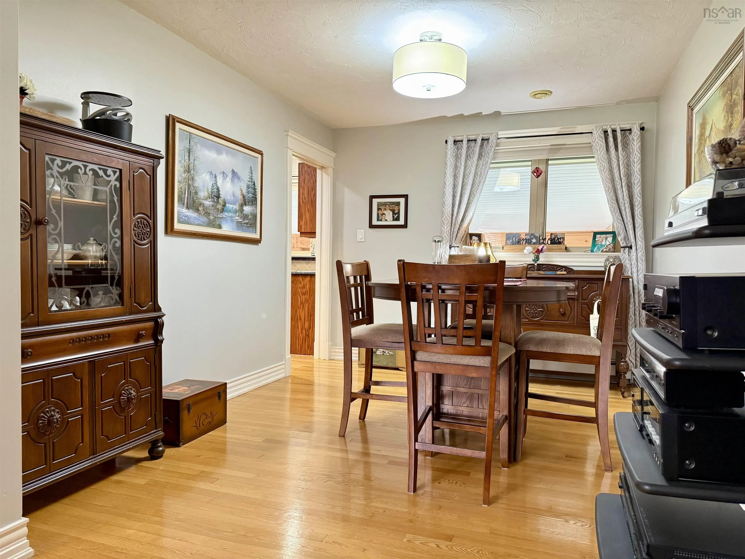 27 Regent Street, Amherst, NS B4H 3S8, 4 Bedrooms Bedrooms, ,2 BathroomsBathrooms,Residential,For Sale,Regent,202519435