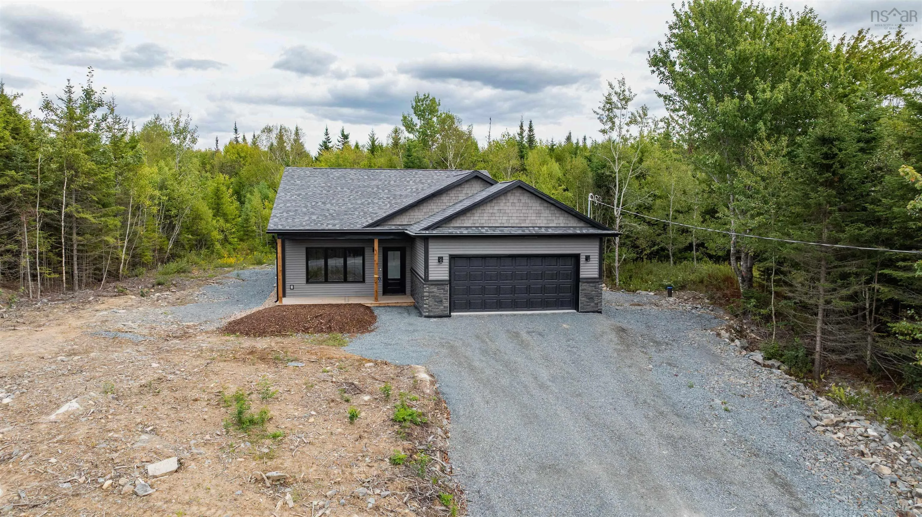 121 Grandview Terrace, East Uniacke, NS B0N 1Z0, 3 Bedrooms Bedrooms, ,2 BathroomsBathrooms,Residential,For Sale,Grandview,202523056