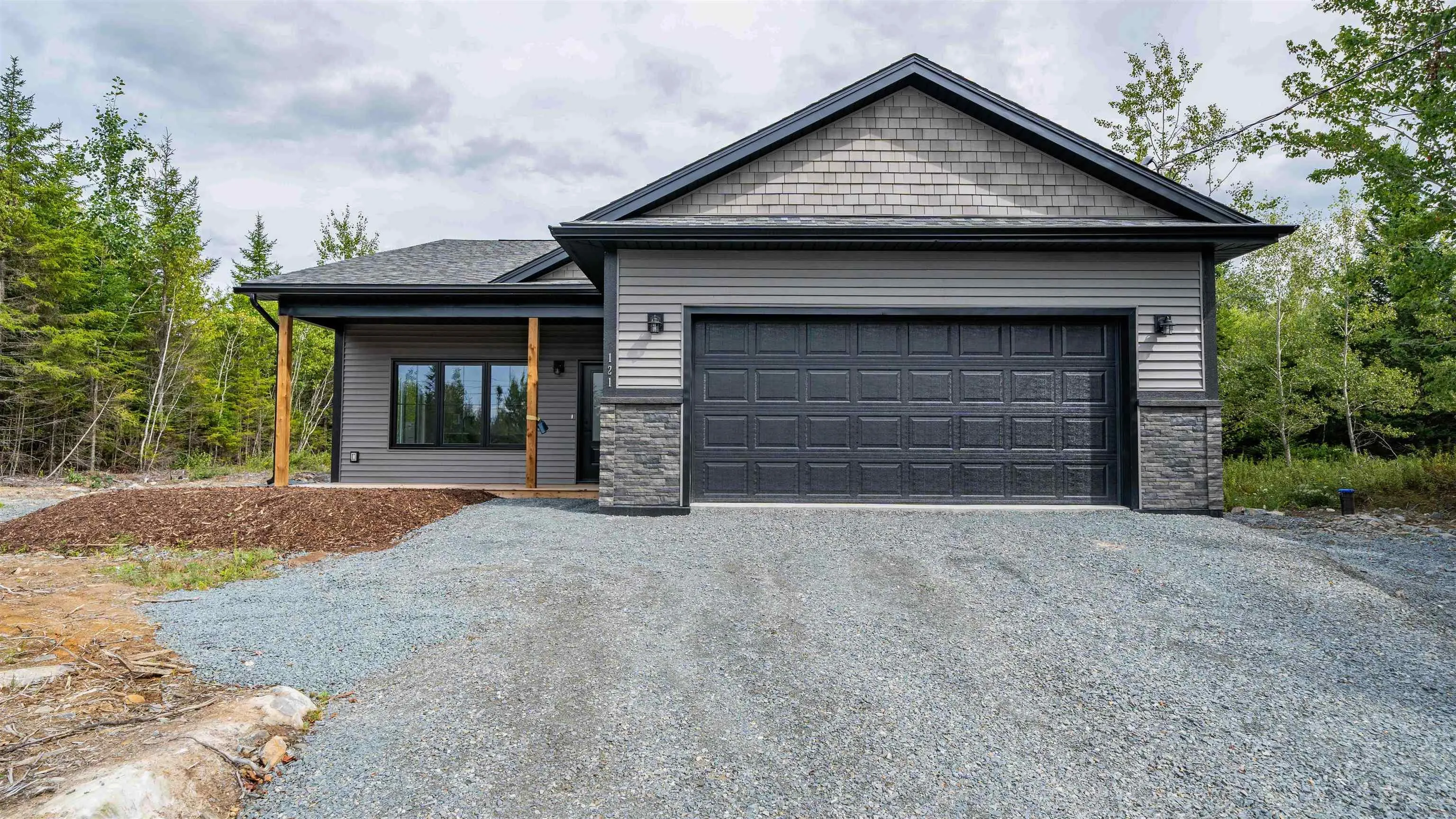 121 Grandview Terrace, East Uniacke, NS B0N 1Z0, 3 Bedrooms Bedrooms, ,2 BathroomsBathrooms,Residential,For Sale,Grandview,202523056