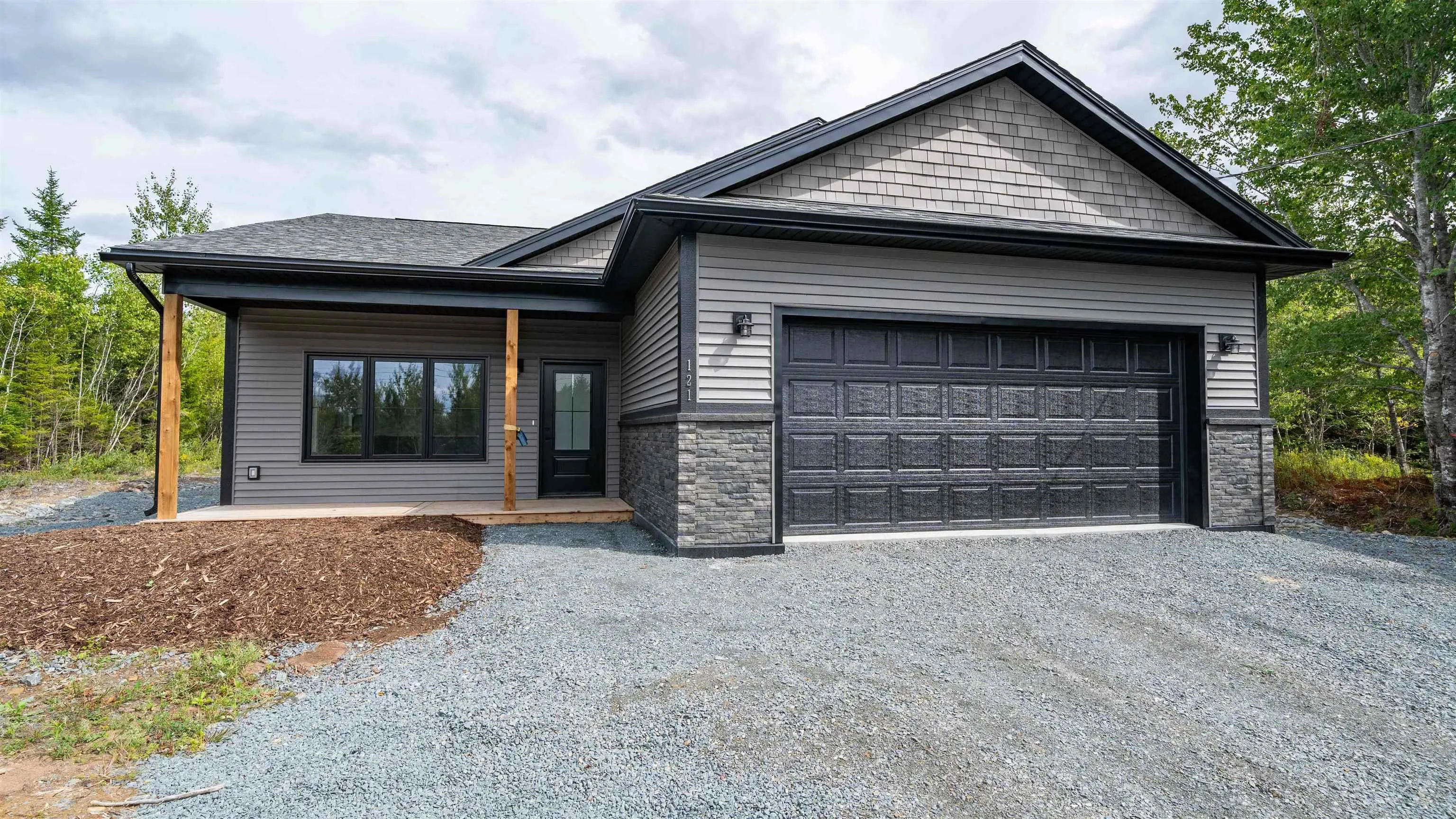 121 Grandview Terrace, East Uniacke, NS B0N 1Z0, 3 Bedrooms Bedrooms, ,2 BathroomsBathrooms,Residential,For Sale,Grandview,202523056