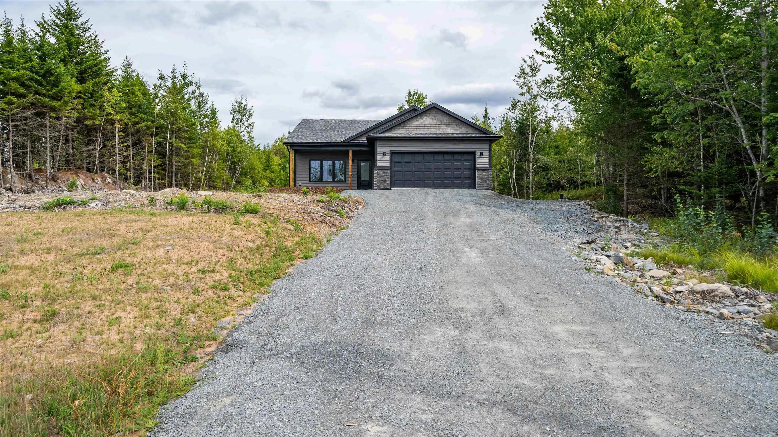 121 Grandview Terrace, East Uniacke, NS B0N 1Z0, 3 Bedrooms Bedrooms, ,2 BathroomsBathrooms,Residential,For Sale,Grandview,202523056