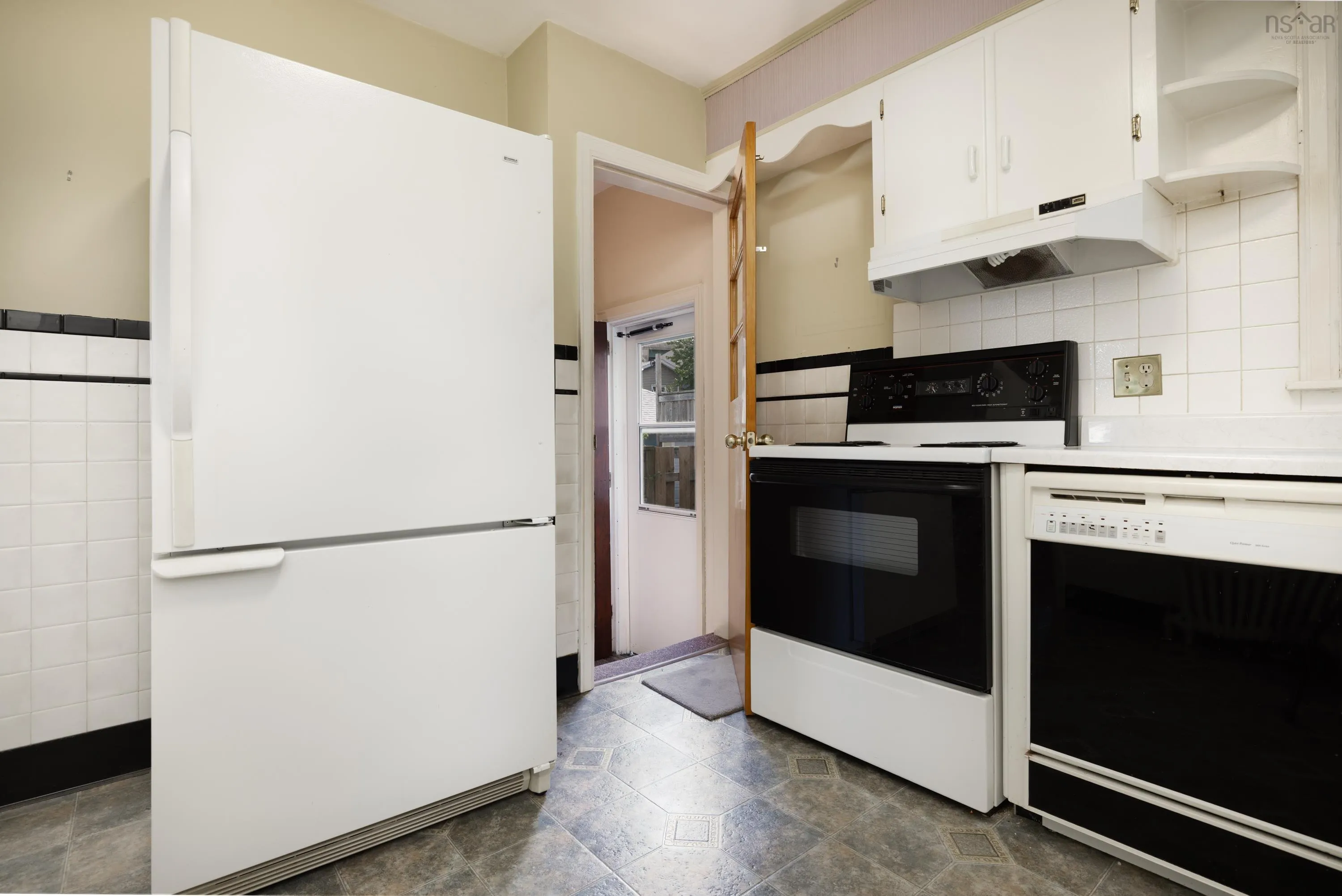 7132 Spruce Street, Halifax, NS B3L 2M5, 3 Bedrooms Bedrooms, ,2 BathroomsBathrooms,Residential,For Sale,Spruce,202517728