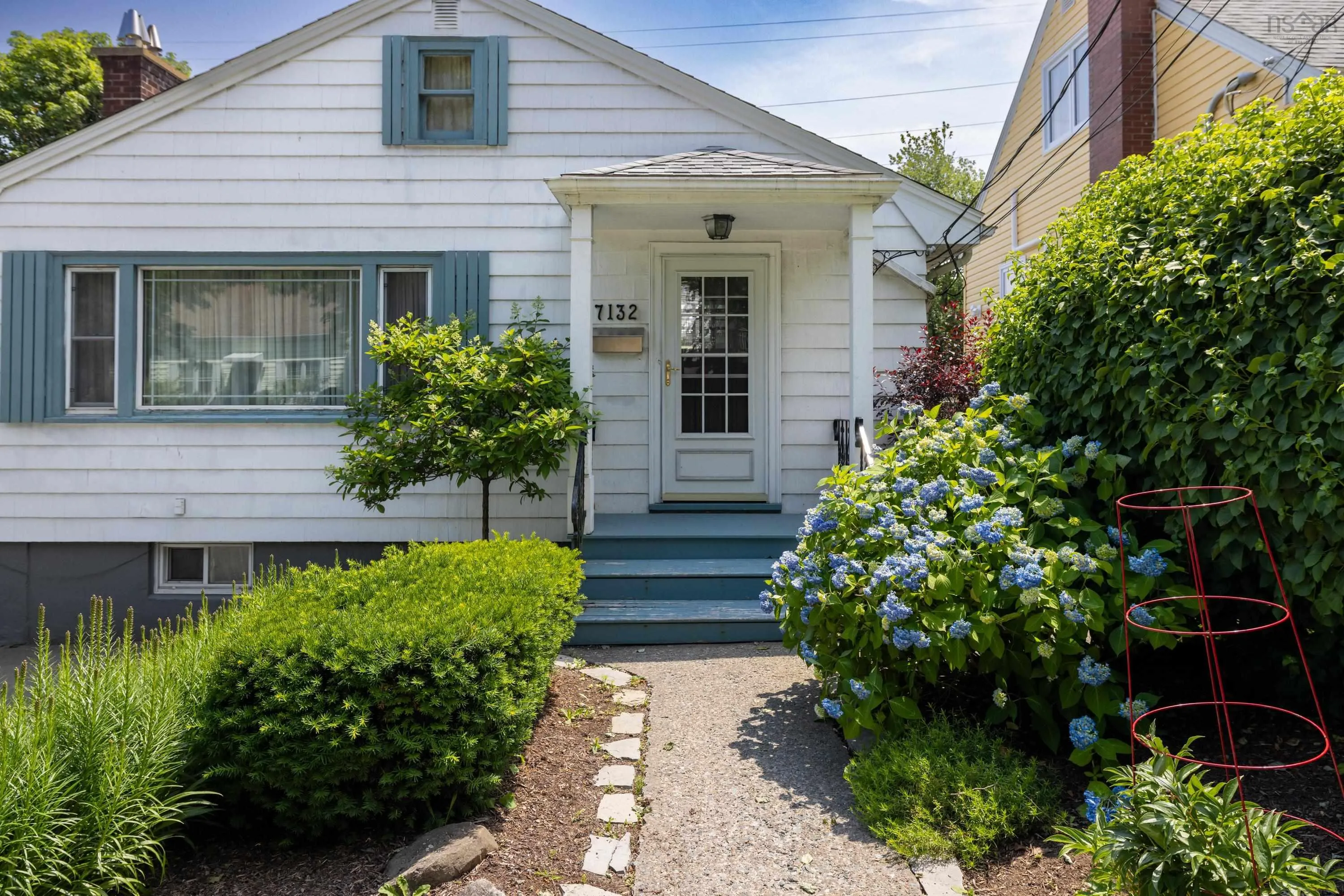 7132 Spruce Street, Halifax, NS B3L 2M5, 3 Bedrooms Bedrooms, ,2 BathroomsBathrooms,Residential,For Sale,Spruce,202517728