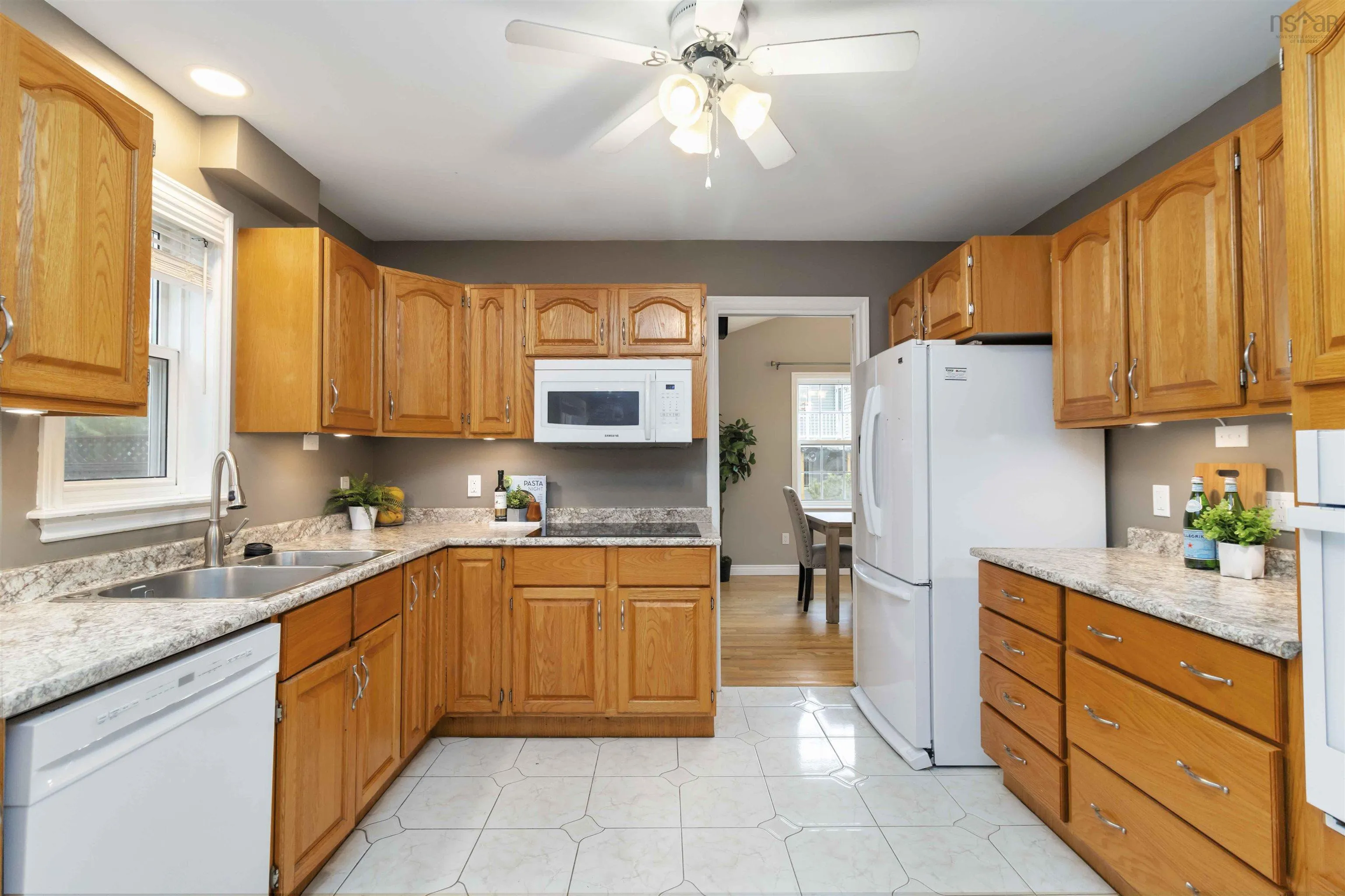 194 Radcliffe Drive, Clayton Park, NS B3S 1E3, 5 Bedrooms Bedrooms, ,4 BathroomsBathrooms,Residential,For Sale,Radcliffe,202518830