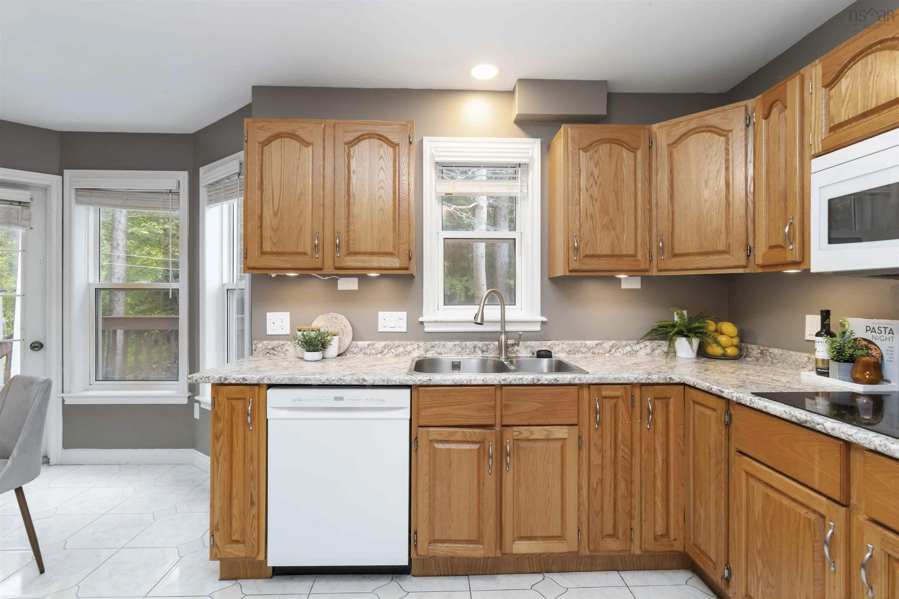 194 Radcliffe Drive, Clayton Park, NS B3S 1E3, 5 Bedrooms Bedrooms, ,4 BathroomsBathrooms,Residential,For Sale,Radcliffe,202518830