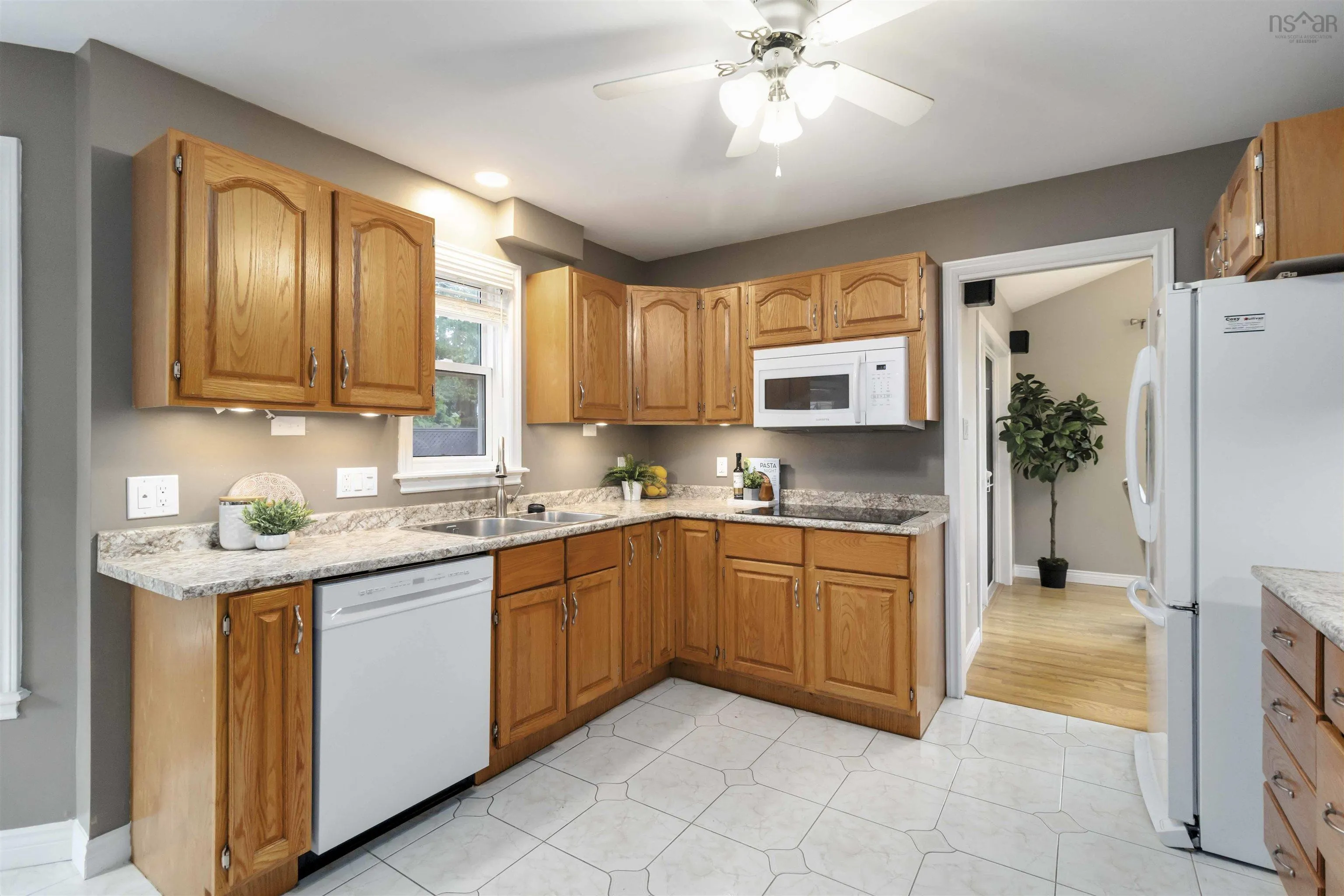 194 Radcliffe Drive, Clayton Park, NS B3S 1E3, 5 Bedrooms Bedrooms, ,4 BathroomsBathrooms,Residential,For Sale,Radcliffe,202518830