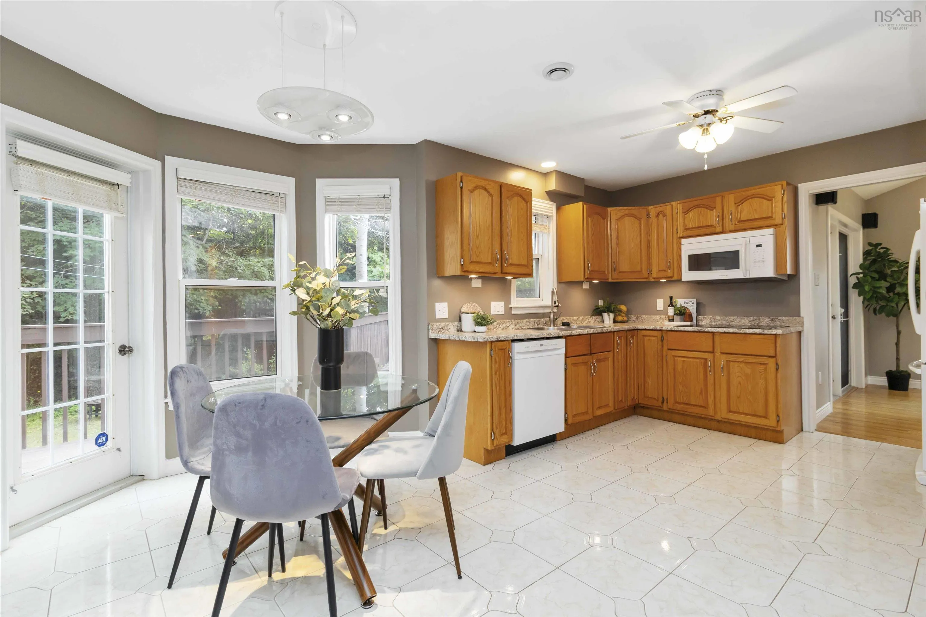 194 Radcliffe Drive, Clayton Park, NS B3S 1E3, 5 Bedrooms Bedrooms, ,4 BathroomsBathrooms,Residential,For Sale,Radcliffe,202518830