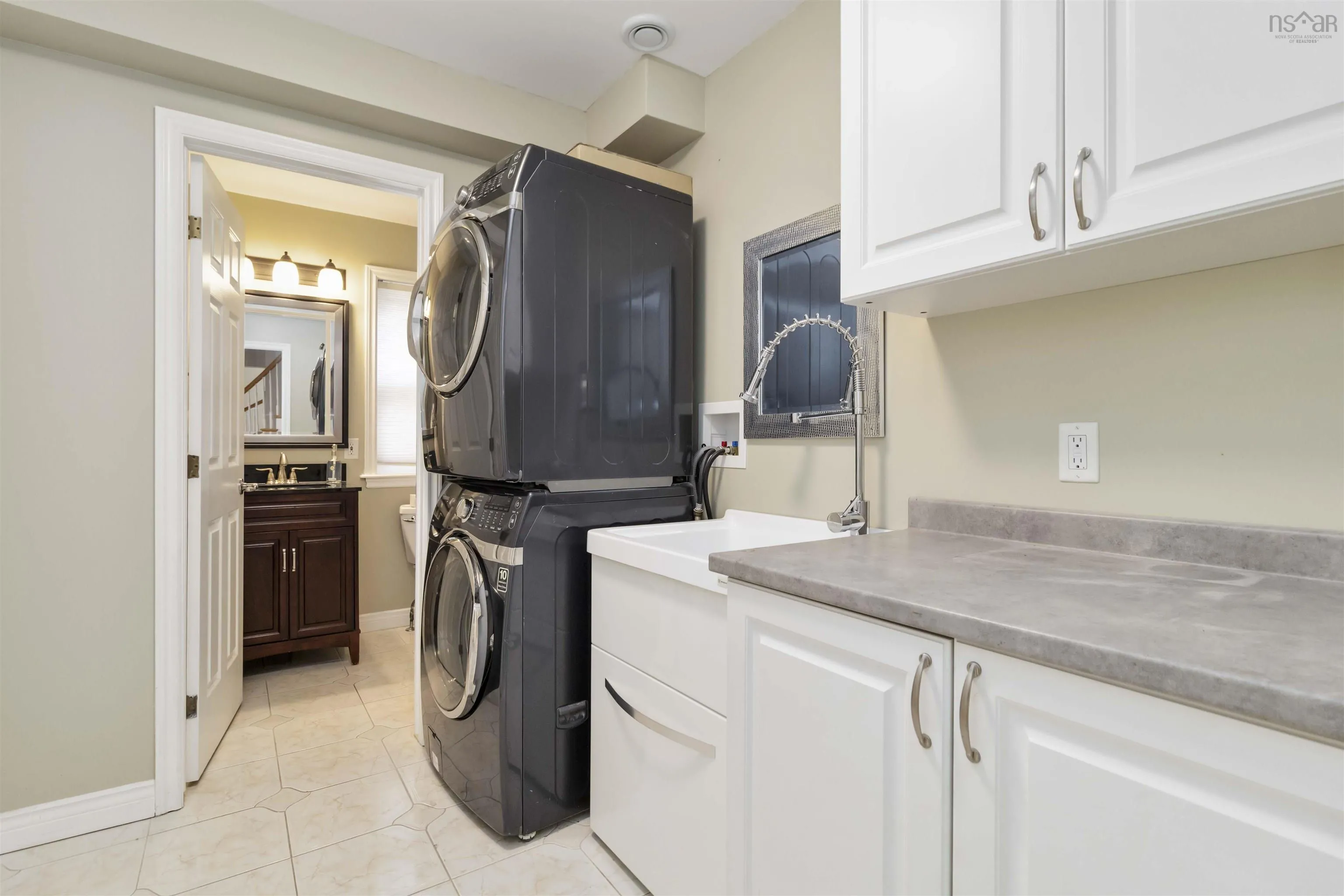 194 Radcliffe Drive, Clayton Park, NS B3S 1E3, 5 Bedrooms Bedrooms, ,4 BathroomsBathrooms,Residential,For Sale,Radcliffe,202518830