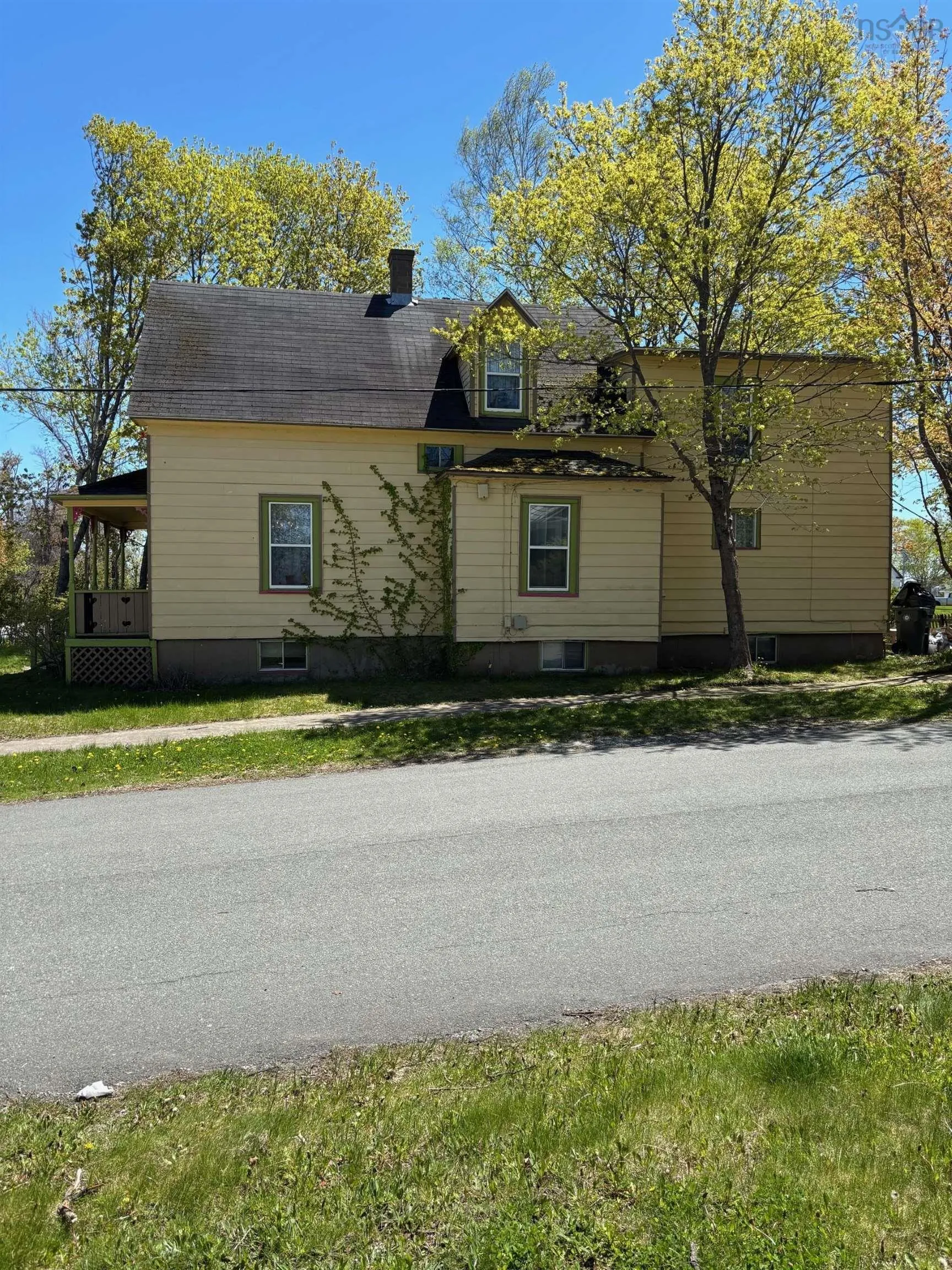 12 Beech Street, North Sydney, NS B2A 1H3, 3 Bedrooms Bedrooms, ,2 BathroomsBathrooms,Residential,For Sale,Beech,202512532