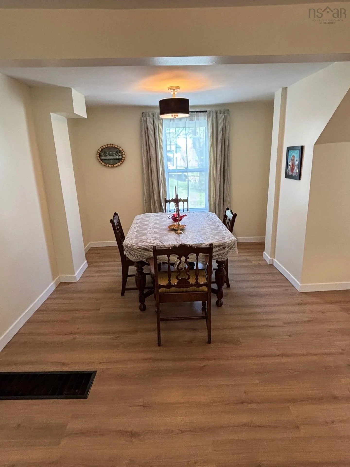 12 Beech Street, North Sydney, NS B2A 1H3, 3 Bedrooms Bedrooms, ,2 BathroomsBathrooms,Residential,For Sale,Beech,202512532