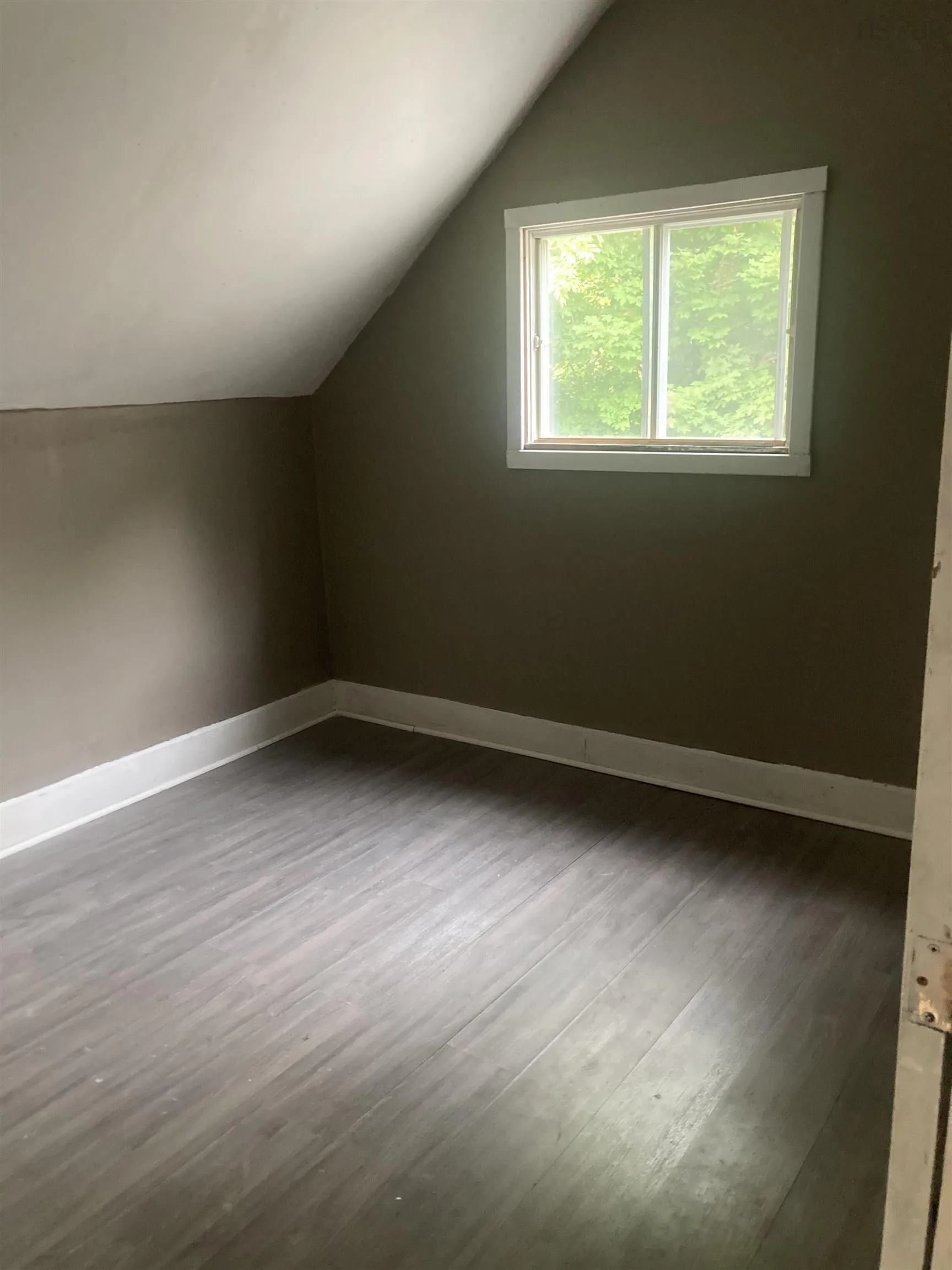 103 School Street, Liverpool, NS B0T 1K0, 5 Bedrooms Bedrooms, ,2 BathroomsBathrooms,Residential,For Sale,School,202519839