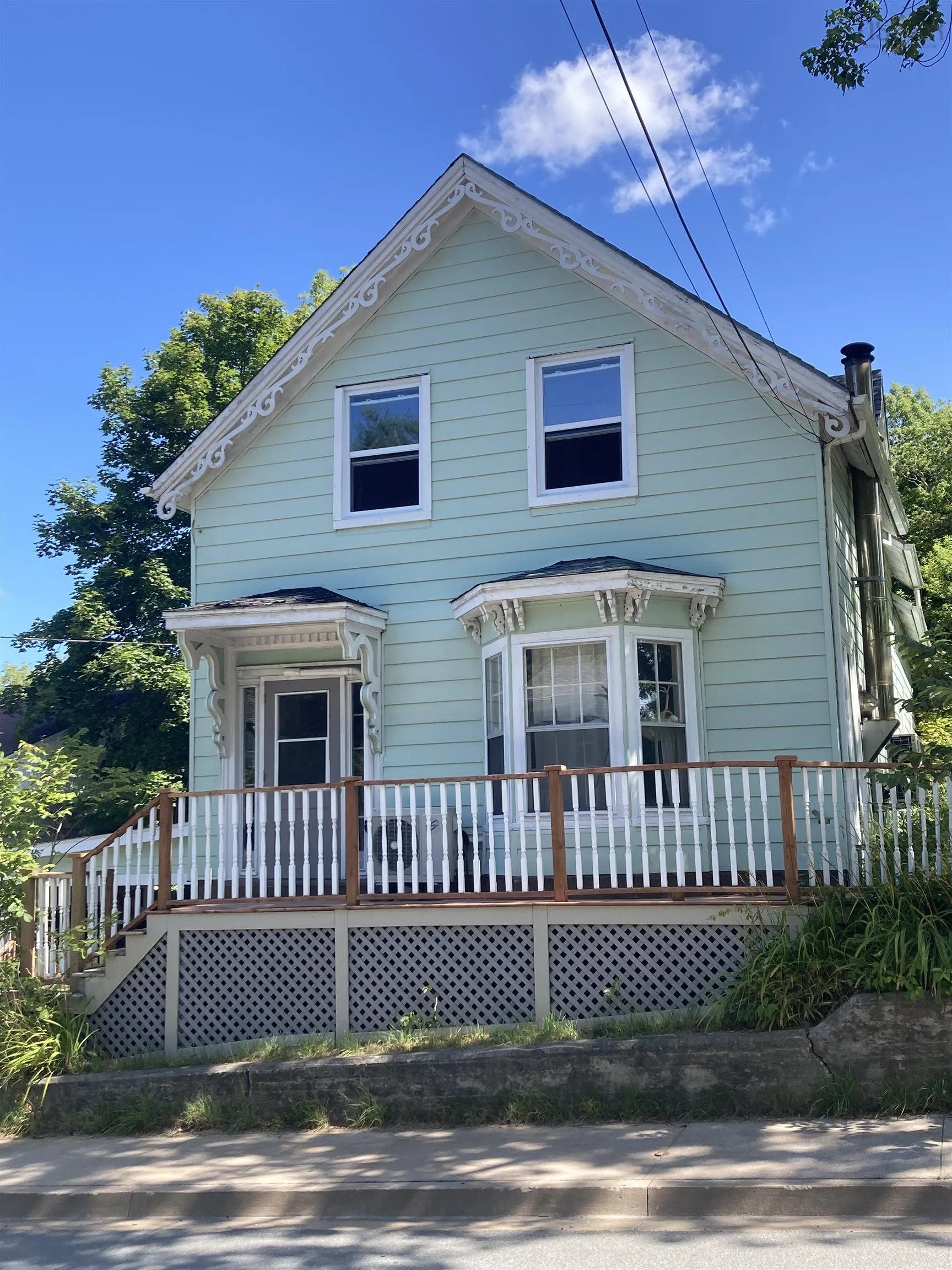 103 School Street, Liverpool, NS B0T 1K0, 5 Bedrooms Bedrooms, ,2 BathroomsBathrooms,Residential,For Sale,School,202519839