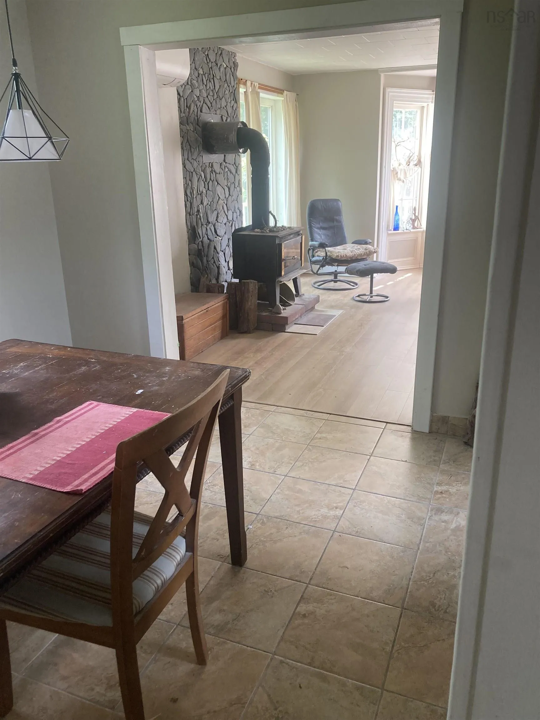103 School Street, Liverpool, NS B0T 1K0, 5 Bedrooms Bedrooms, ,2 BathroomsBathrooms,Residential,For Sale,School,202519839