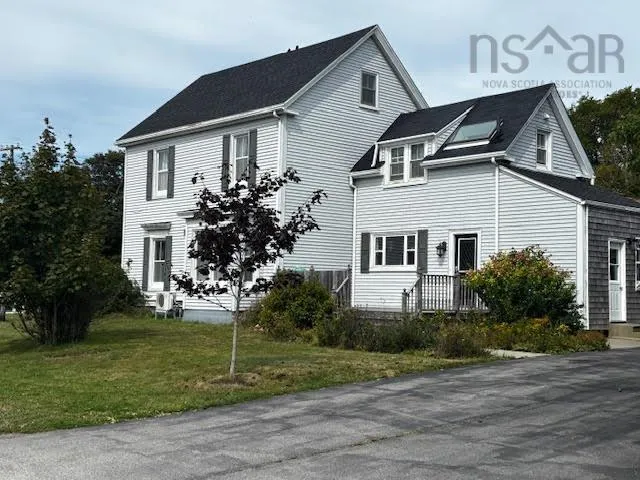 53 William Street, Yarmouth, NS B5A 1Y4, 4 Bedrooms Bedrooms, ,2 BathroomsBathrooms,Residential,For Sale,William,202522935
