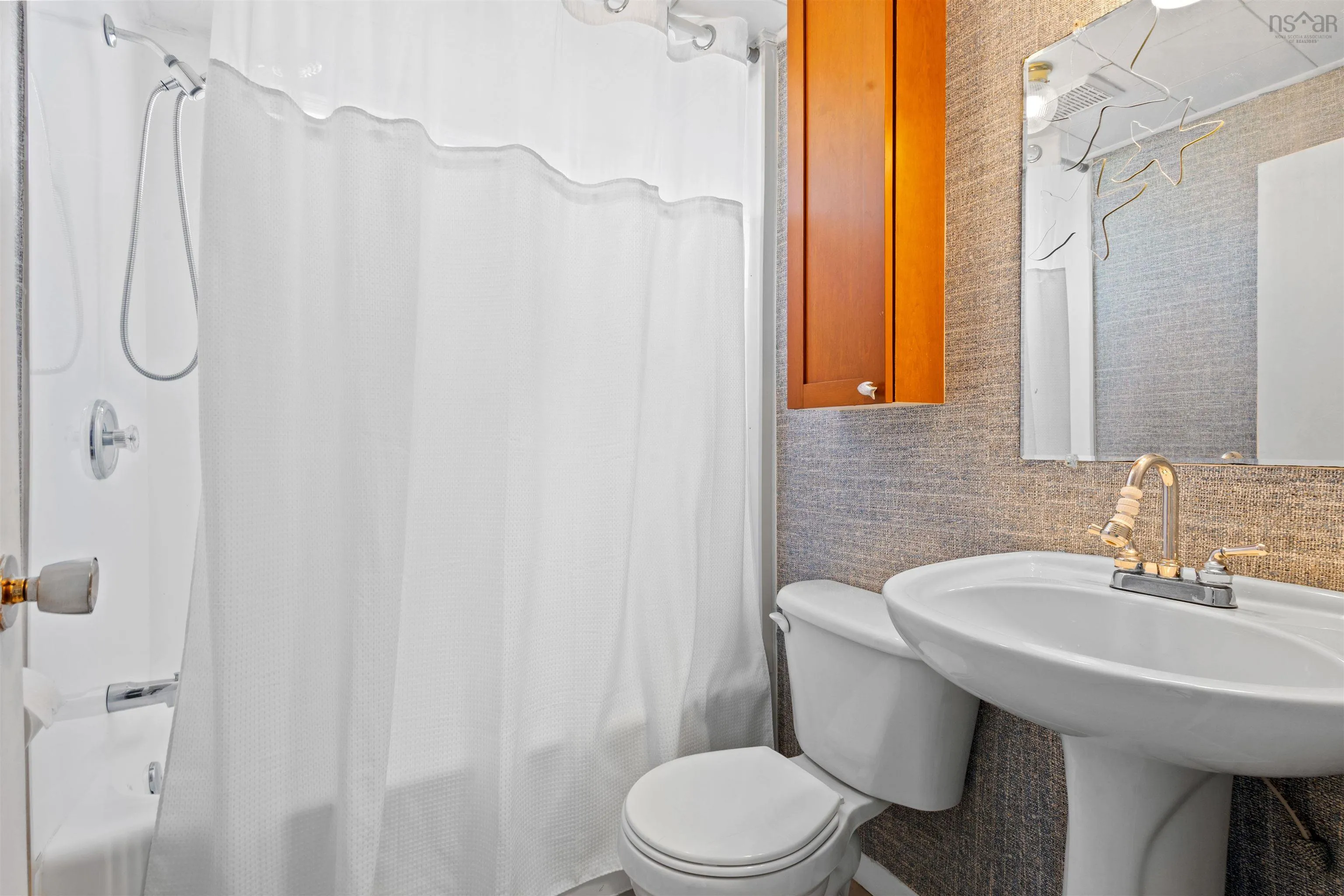 9009 St Margarets Bay Road, Queensland, NS B0J 1T0, 2 Bedrooms Bedrooms, ,1 BathroomBathrooms,Residential,For Sale,St Margarets Bay,202518769