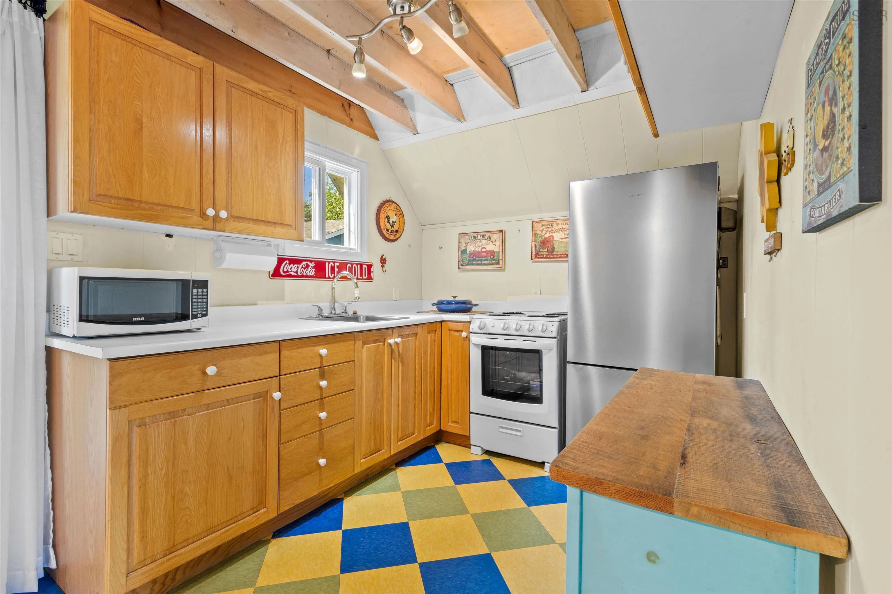 9009 St Margarets Bay Road, Queensland, NS B0J 1T0, 2 Bedrooms Bedrooms, ,1 BathroomBathrooms,Residential,For Sale,St Margarets Bay,202518769