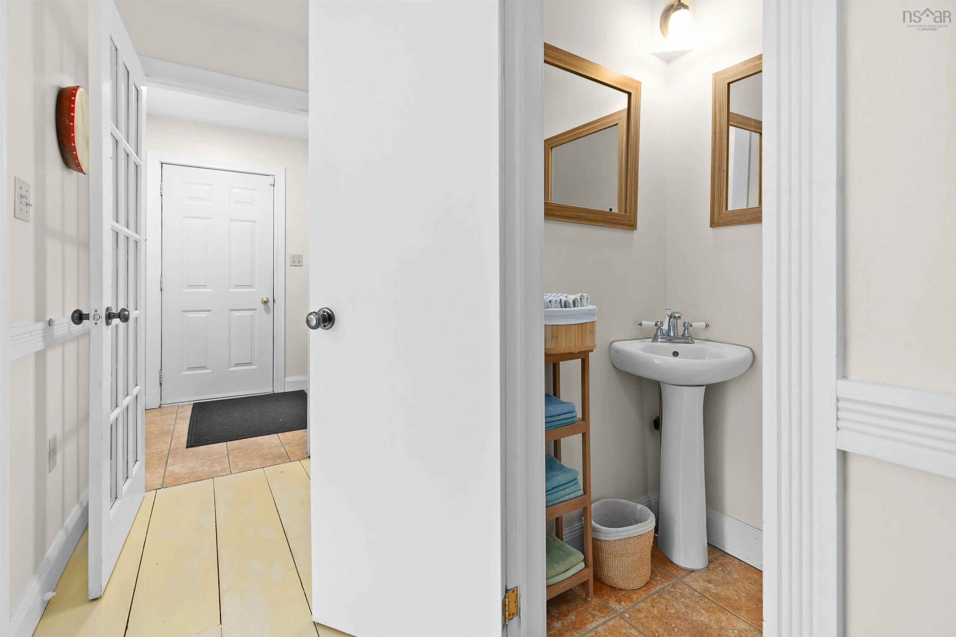 328 Main Street, Mahone Bay Ns B0j 2e0, 3 Bedrooms Bedrooms, ,3 BathroomsBathrooms,Residential,For Sale,Main,202510785